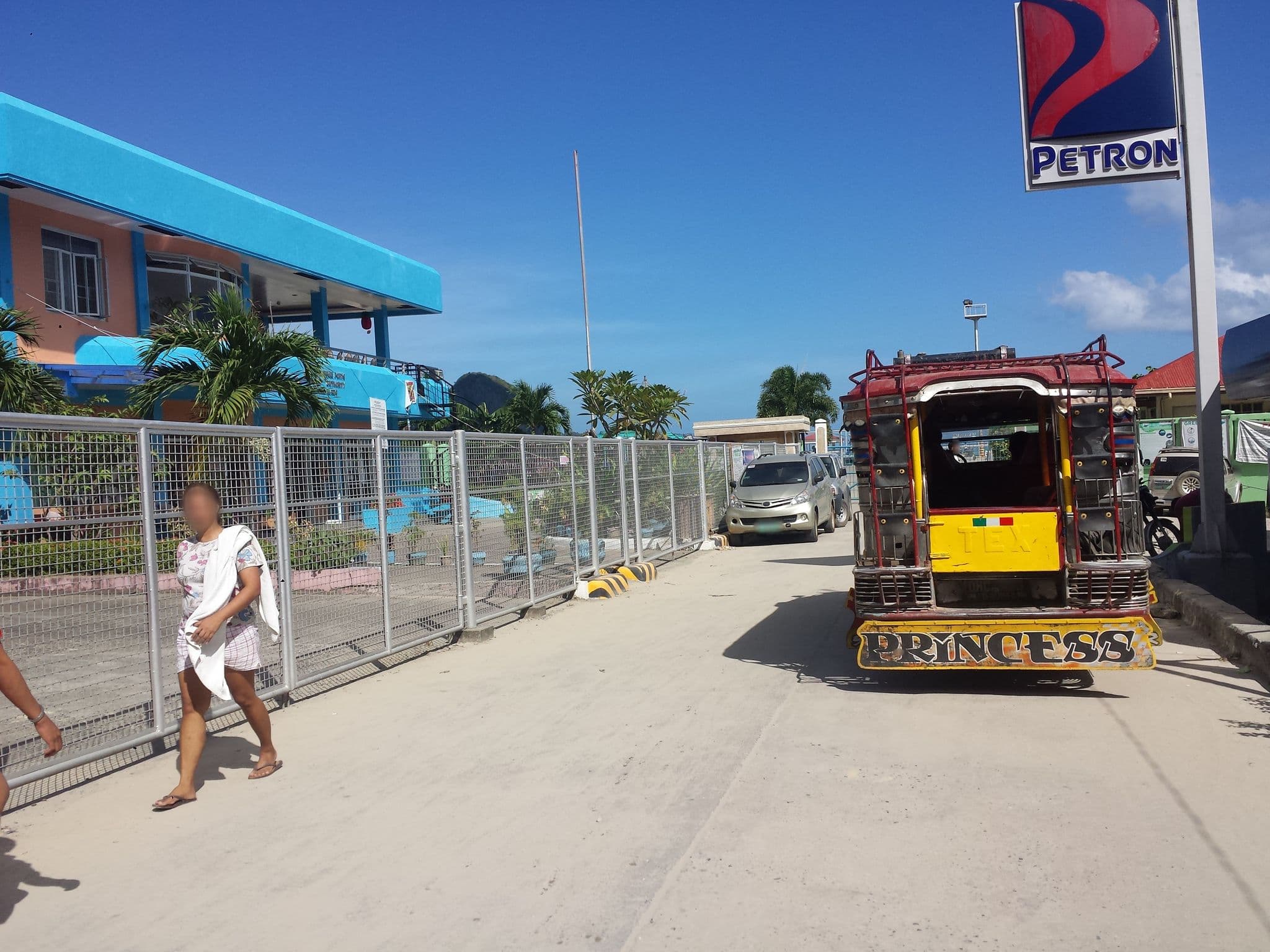 Street view near EL Nido Floating Hotel, El Nido — © mrtmrt (CC BY-SA · Mapillary)