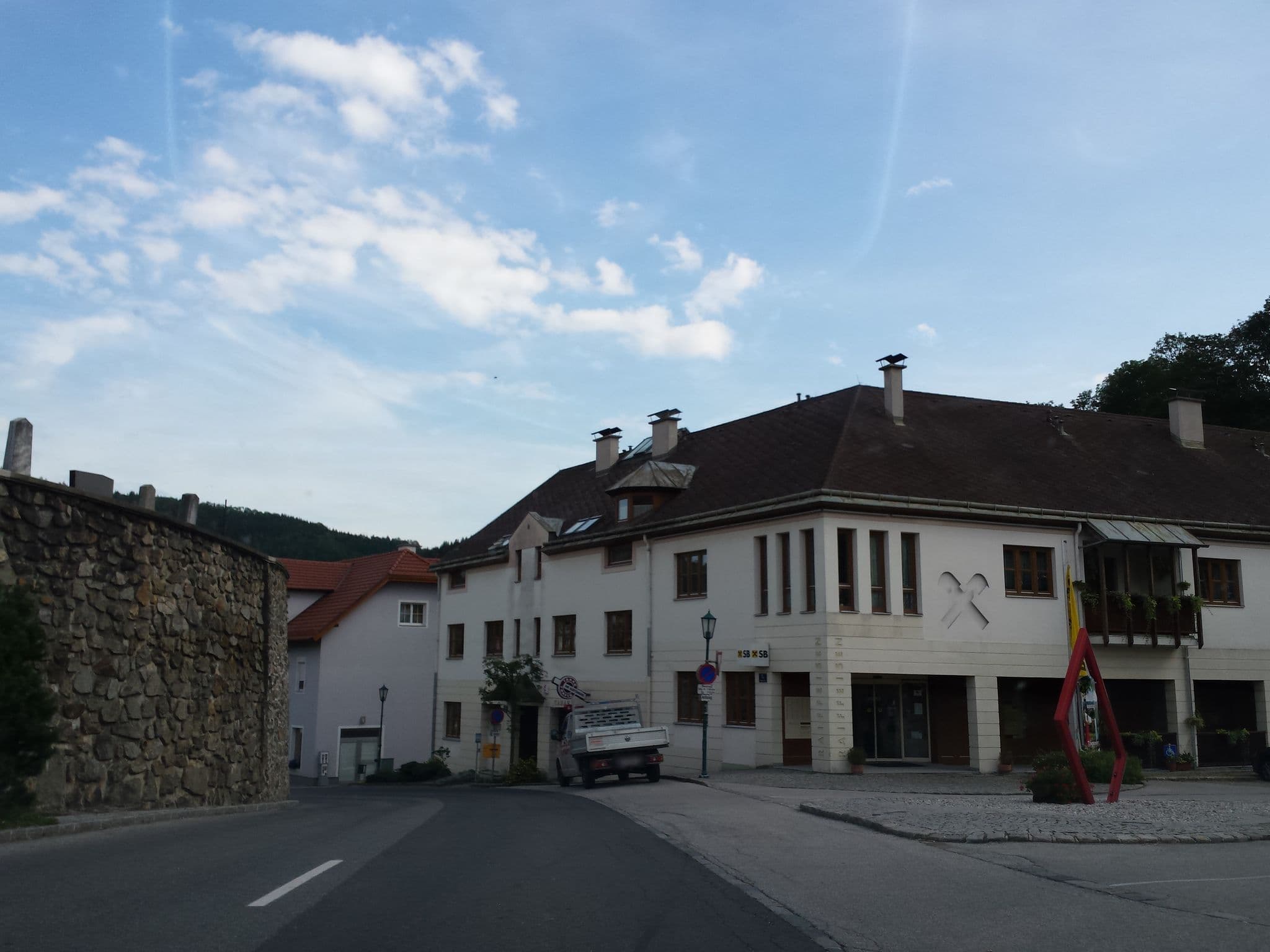 Street view near Gästehaus Gansterer, Krumbach Markt — © rudolfmayer (CC BY-SA · Mapillary)