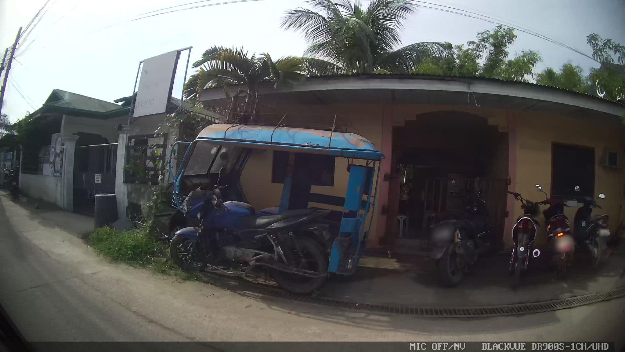 Street view near J&C Guesthouse, Basdiot — © Kaart---LEFT (CC BY-SA · Mapillary)