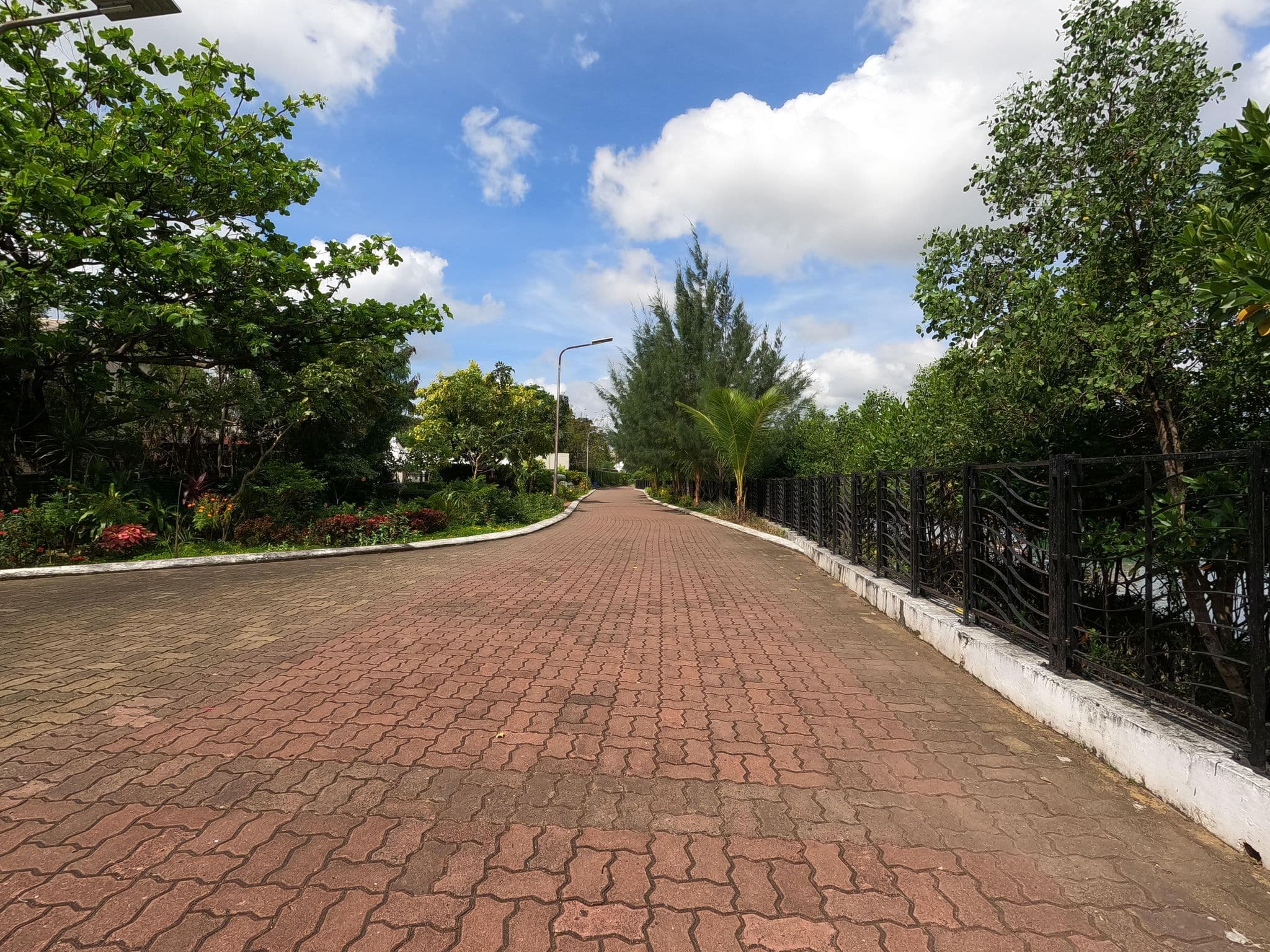 Street view near Hotel Del Rio, Iloilo — © Kaart_Local (CC BY-SA · Mapillary)