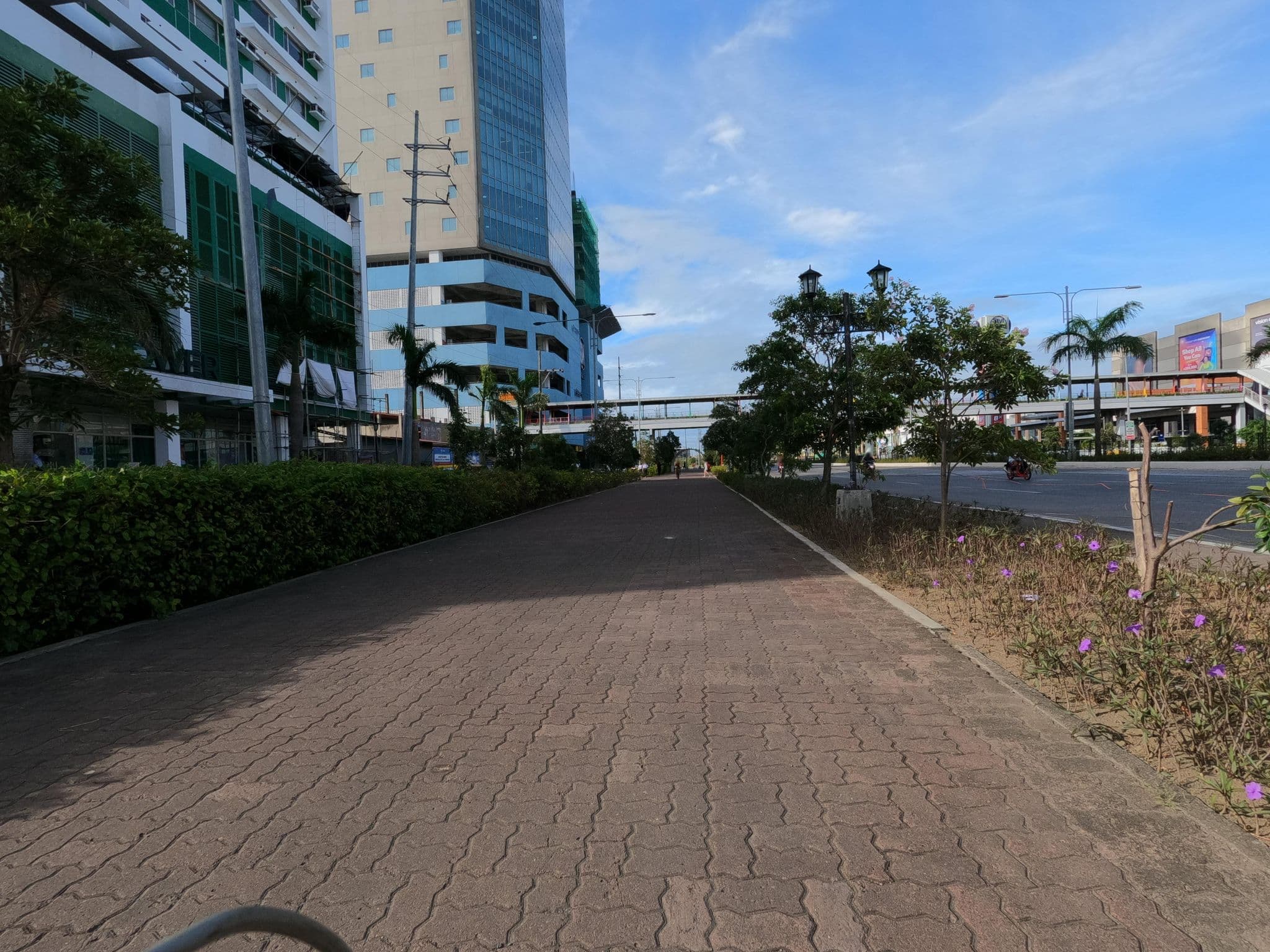 Street view near Injap Tower Hotel, Iloilo — © GOwin (CC BY-SA · Mapillary)