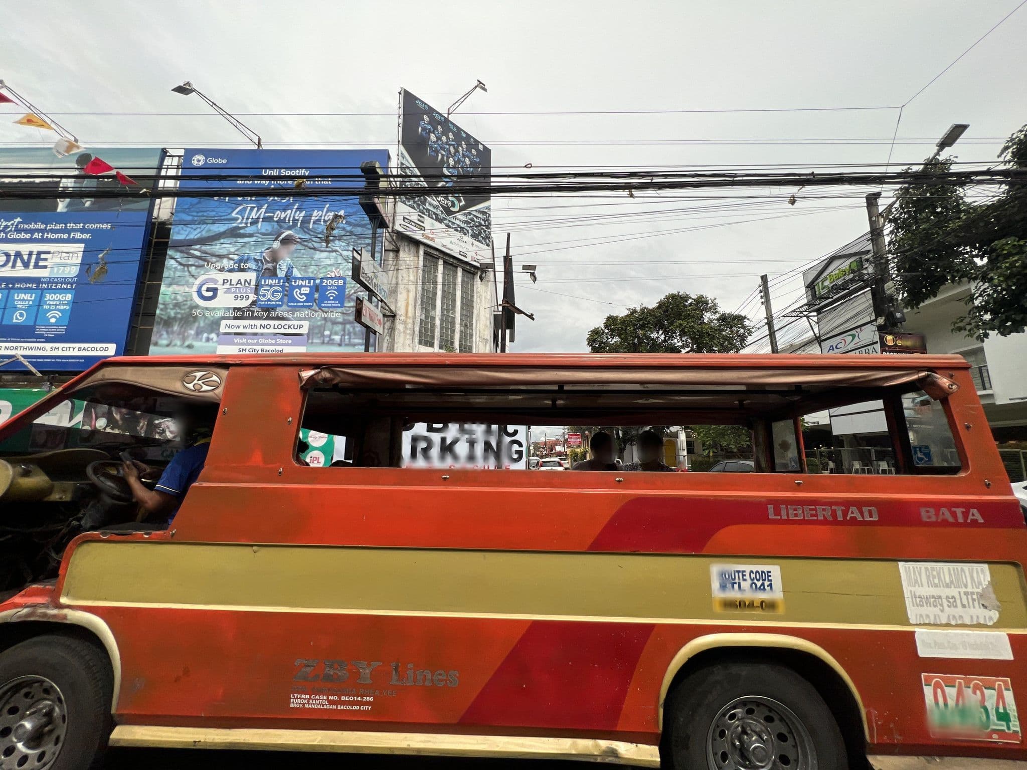 Street view near L'Fisher Chalet, Bacolod City — © jeth888 (CC BY-SA · Mapillary)