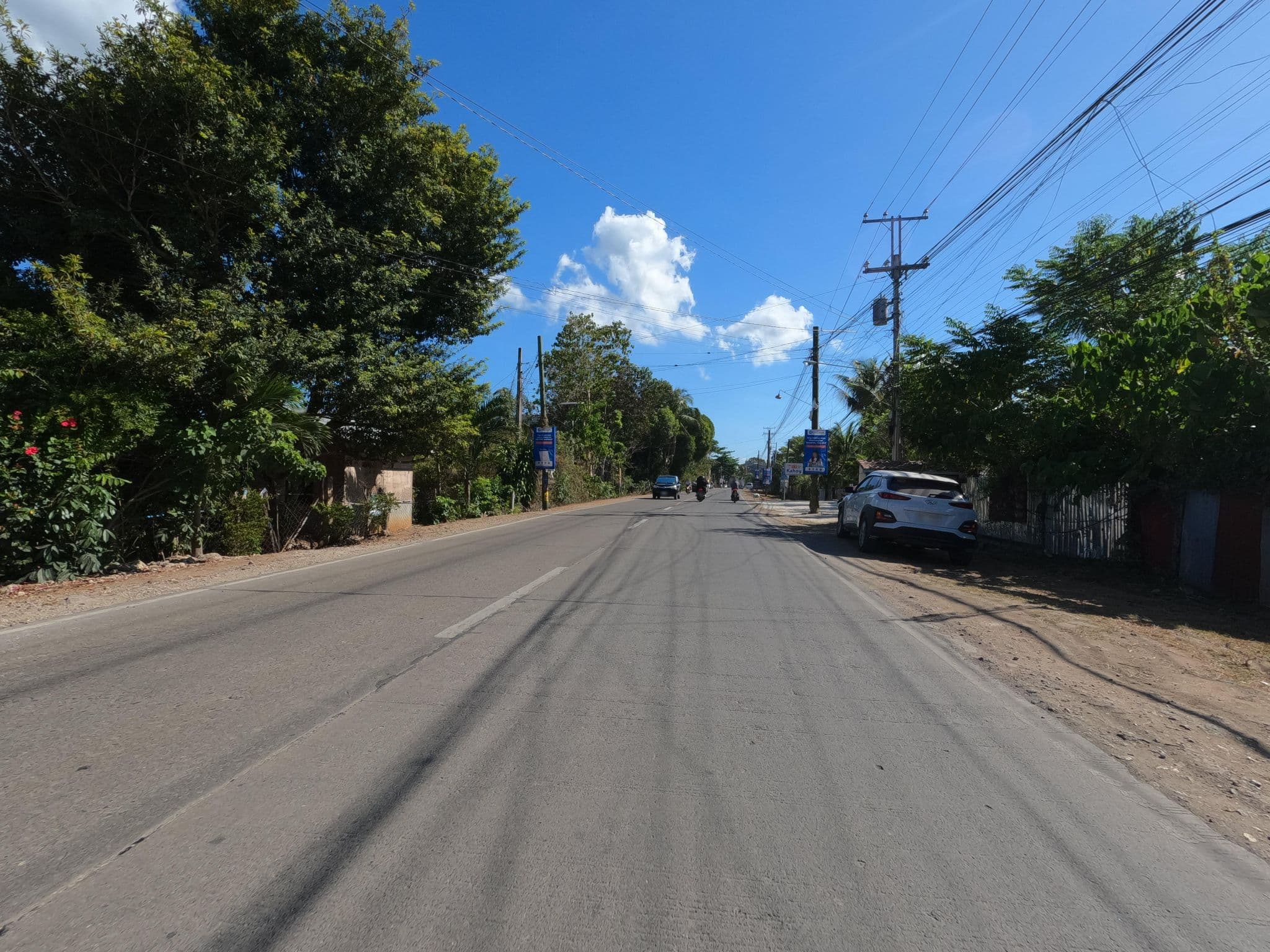 Street view near South Palms Resort, Tawala — © GOwin (CC BY-SA · Mapillary)