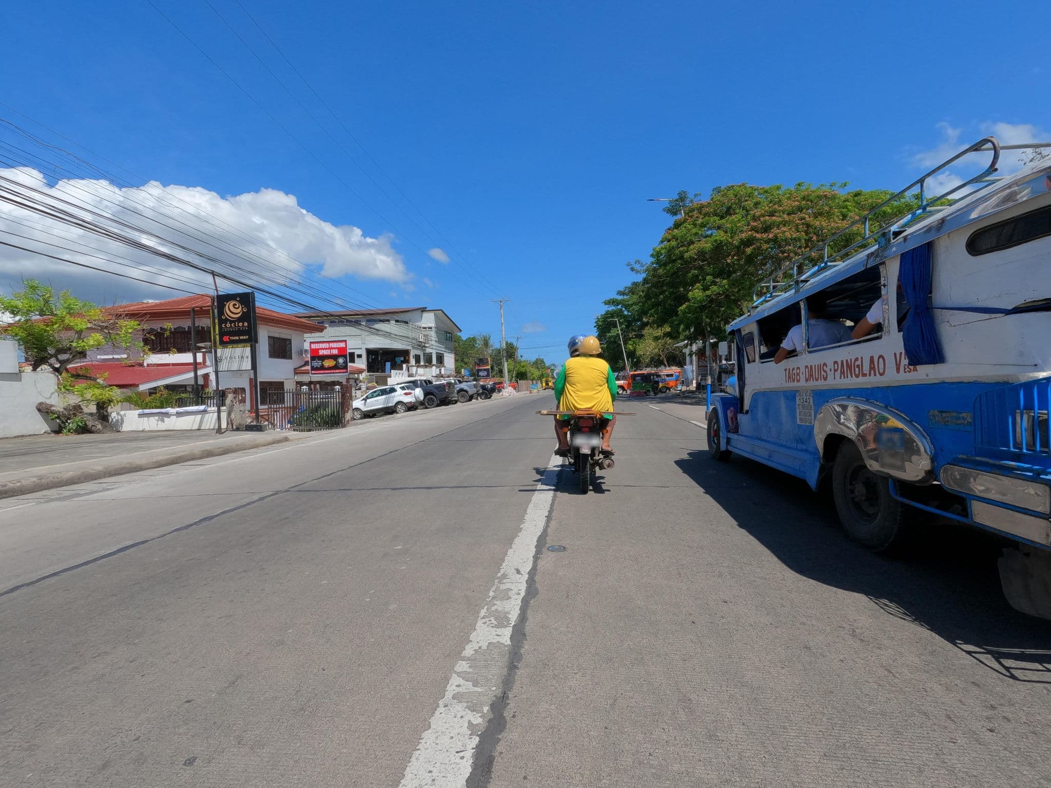 Street view near Royal  Coast Tourist Inn, Dauis — © GOwin (CC BY-SA · Mapillary)