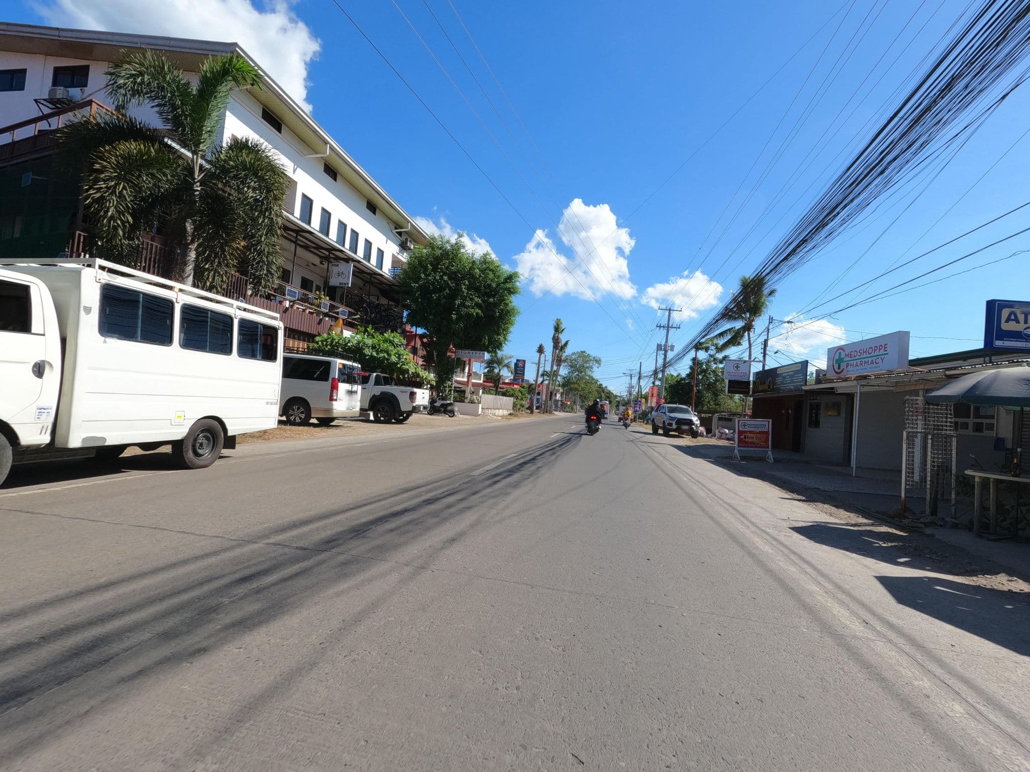 Street view near Bohemian Hostel, Tawala — © GOwin (CC BY-SA · Mapillary)
