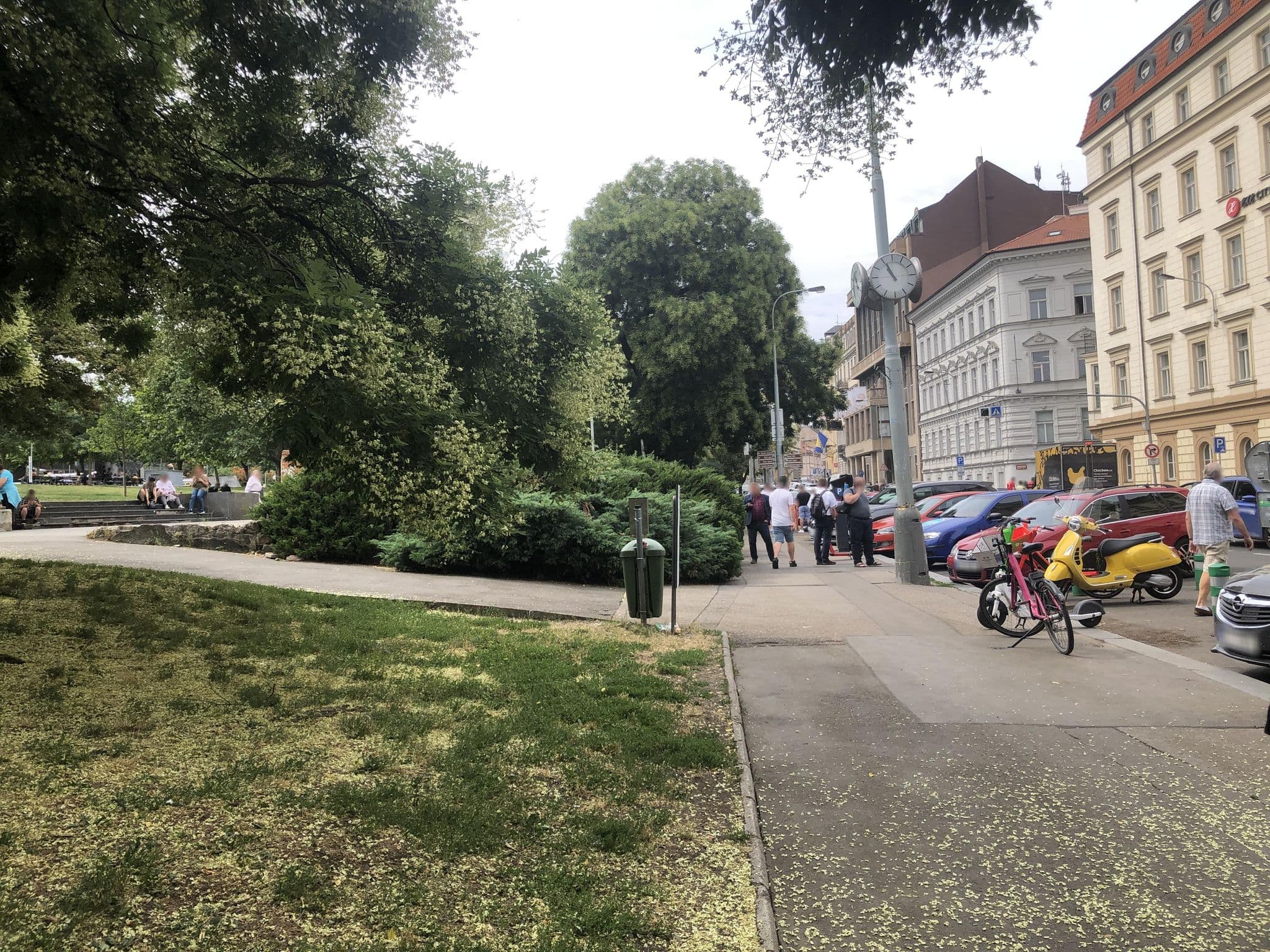 Street view near Ruterra apartment, Prague