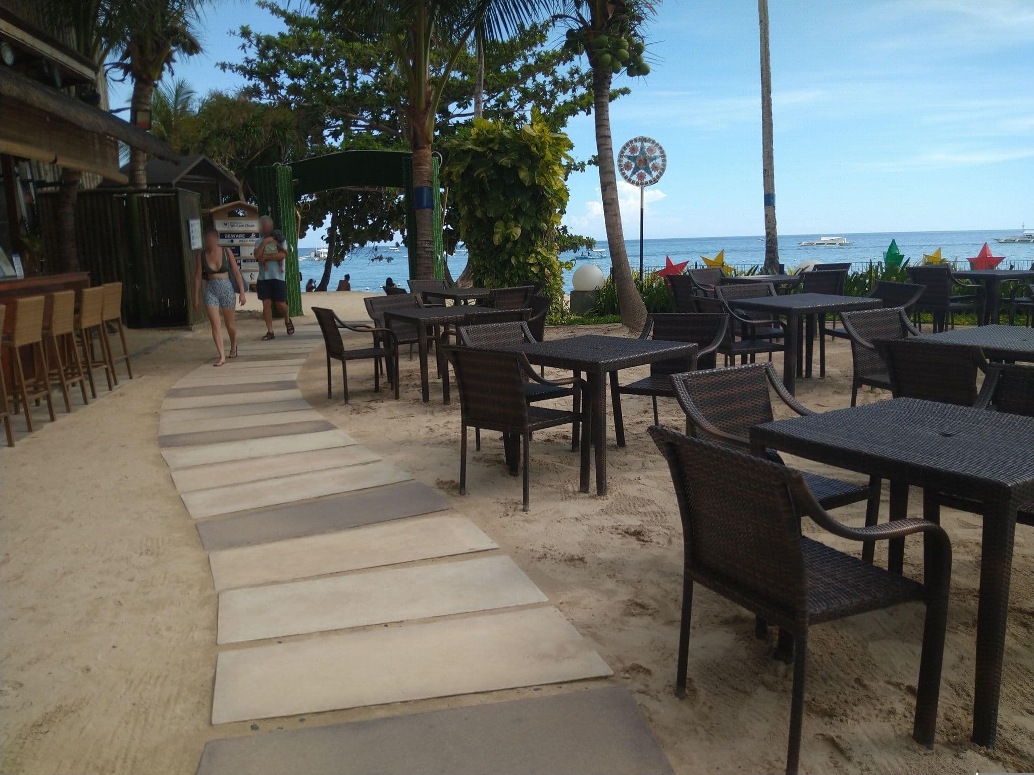 Street view near Lost Horizon Beach Dive Resort, Tawala — © Vermut (CC BY-SA · Mapillary)