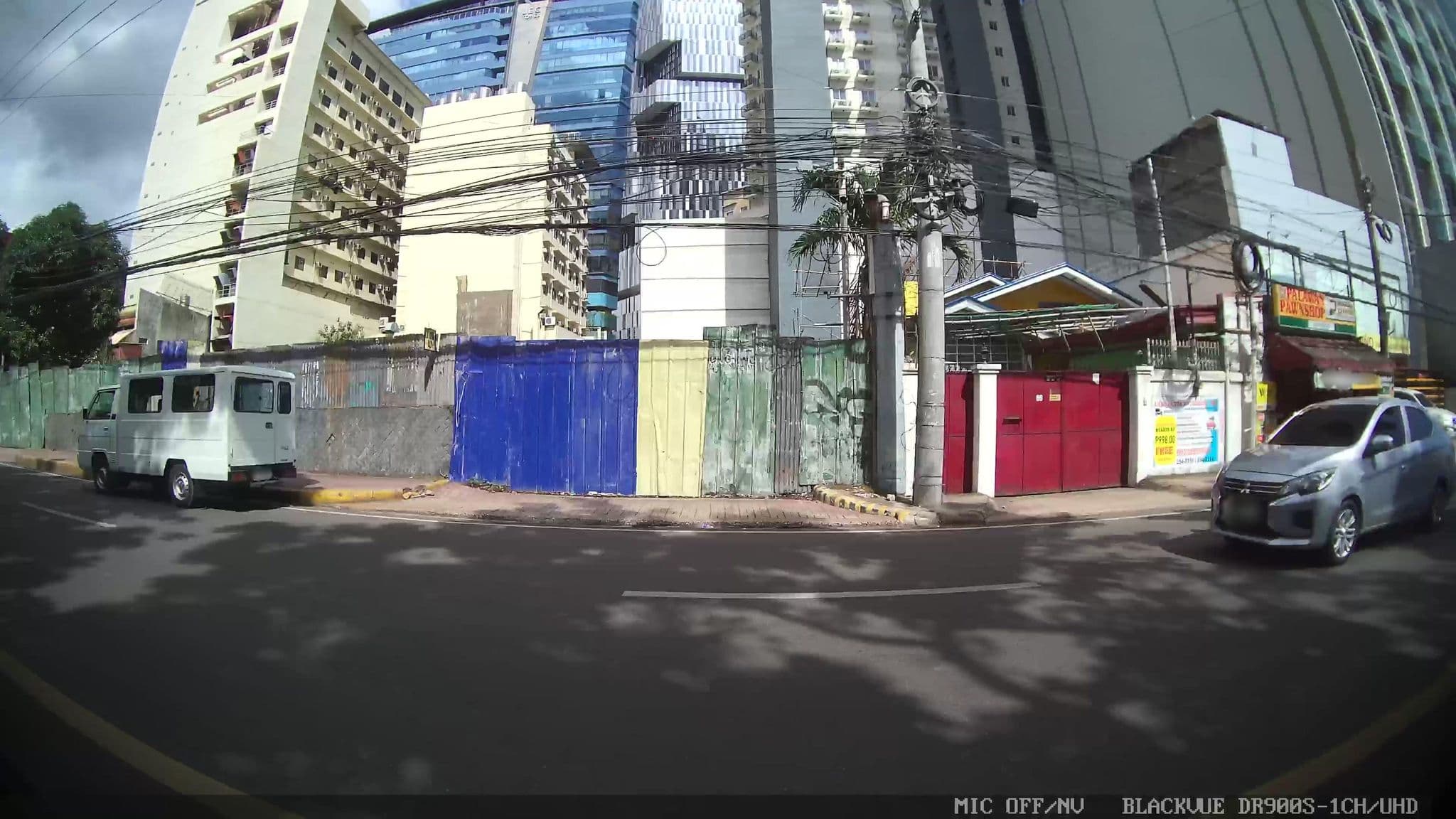Street view near Le Village Guesthouse Hostel and Bar, Cebu City — © Kaart---LEFT (CC BY-SA · Mapillary)