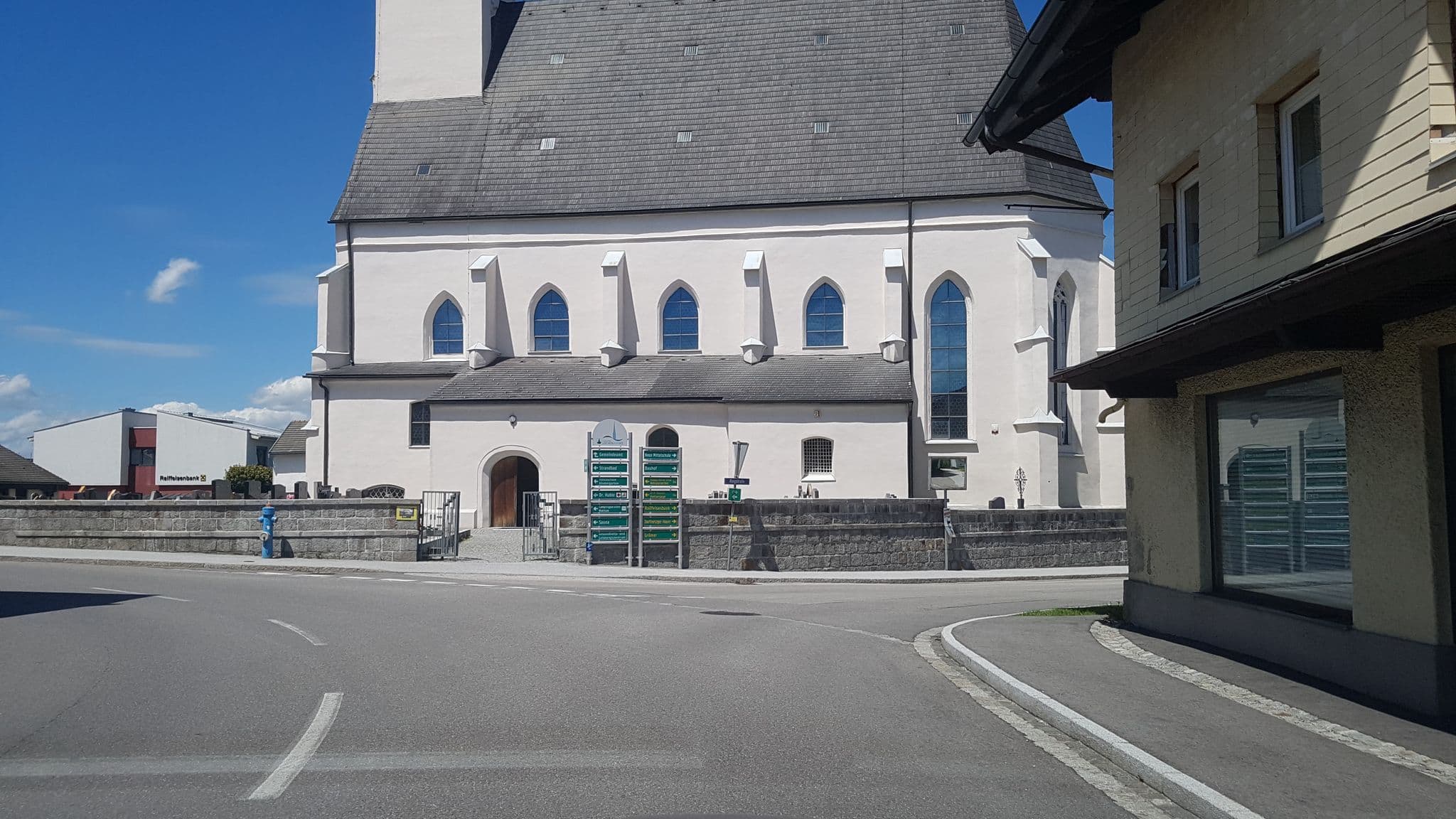 Street view near Bräugasthof, Strasswalchen — © schermy_at (CC BY-SA · Mapillary)