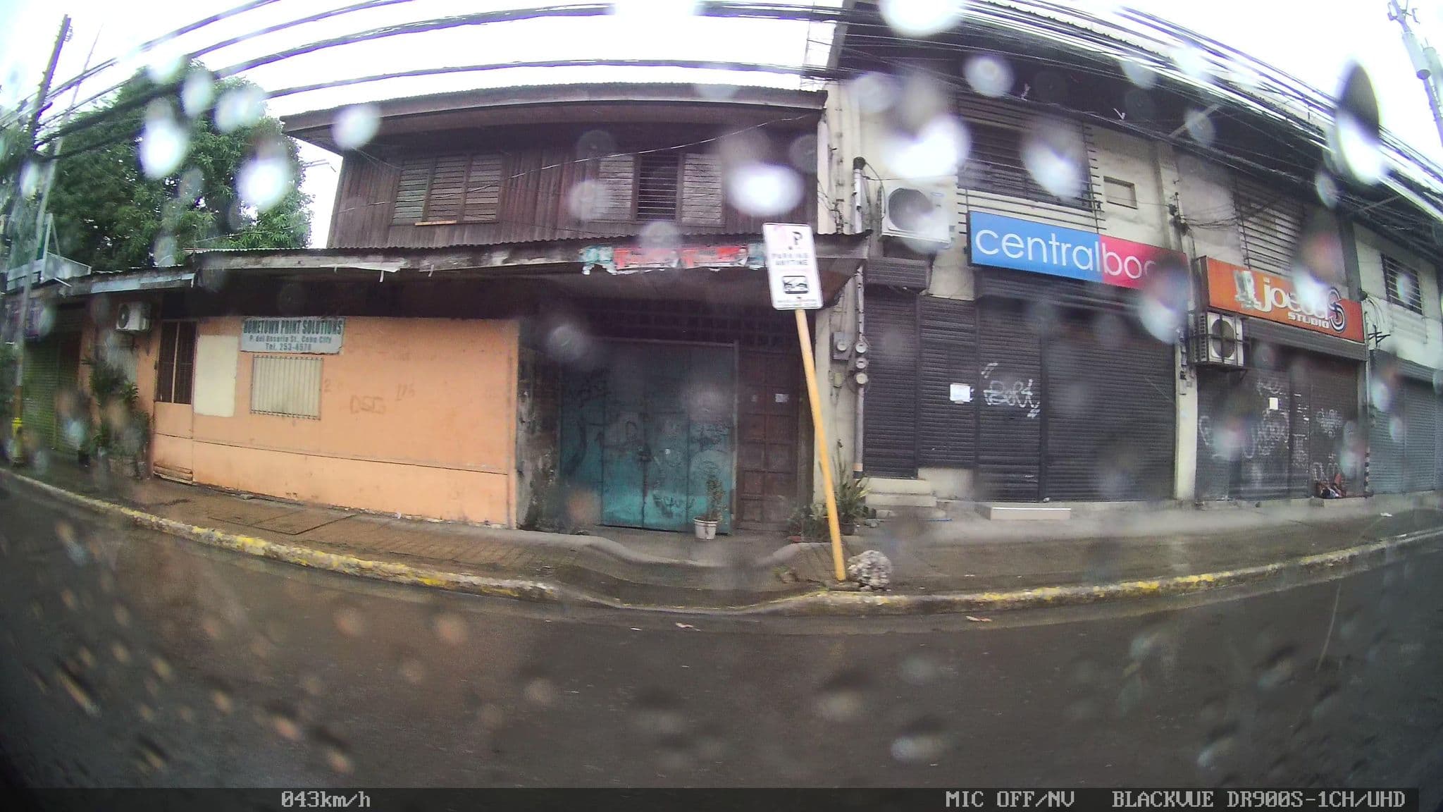 Street view near Famed Lodge, Adlaon — © Kaart---RIGHT (CC BY-SA · Mapillary)