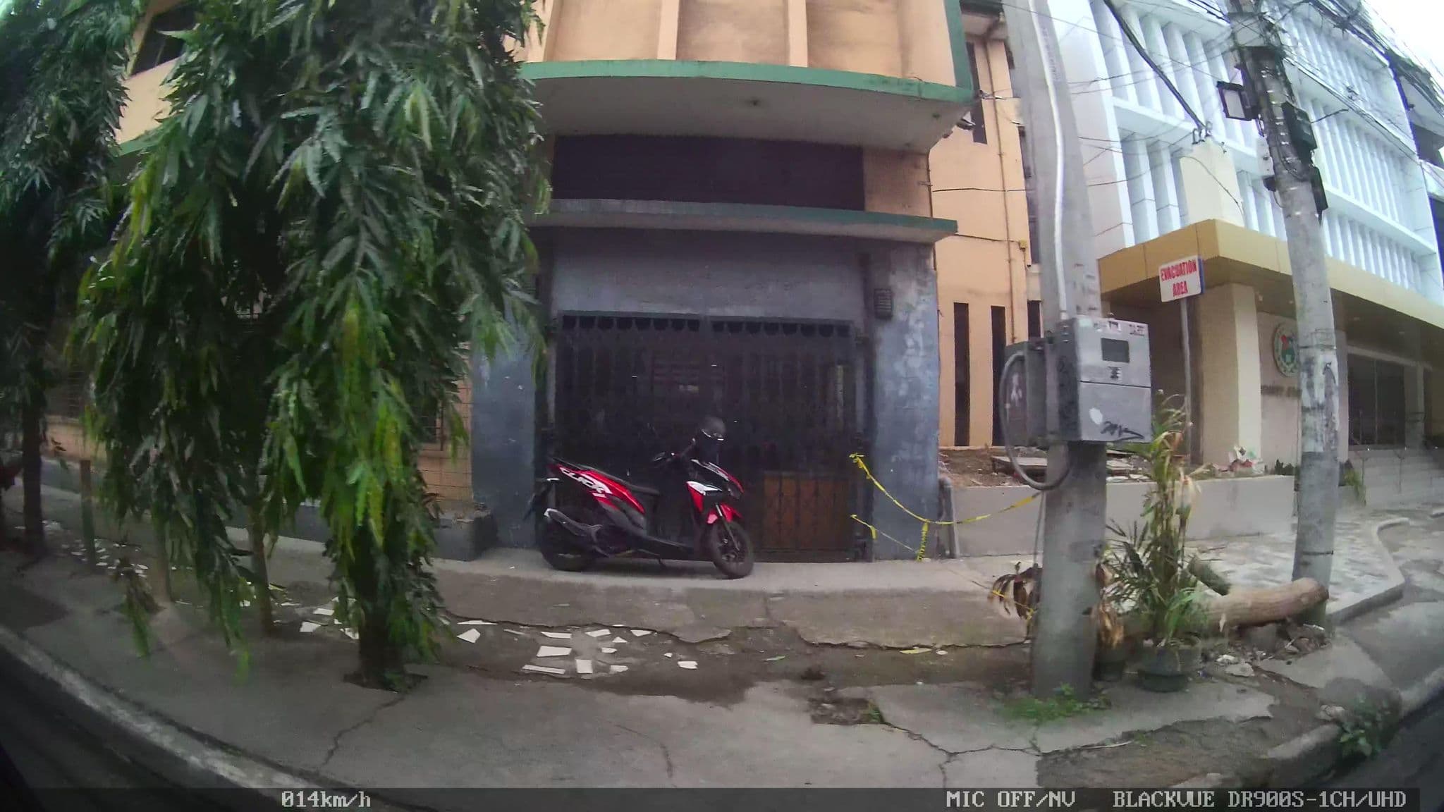 Street view near Tuxedo Business Suites, Adlaon — © Kaart---RIGHT (CC BY-SA · Mapillary)