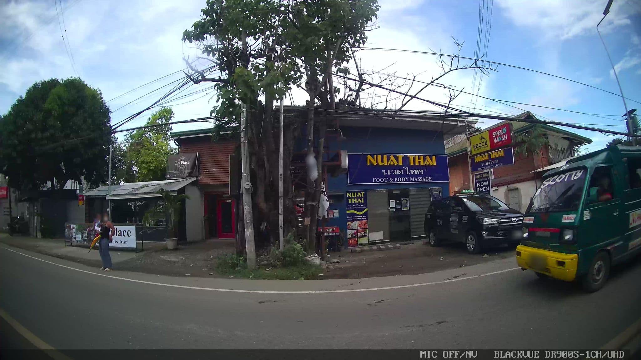 Street view near La Place Guesthouse, Lapu-Lapu City — © Kaart---LEFT (CC BY-SA · Mapillary)