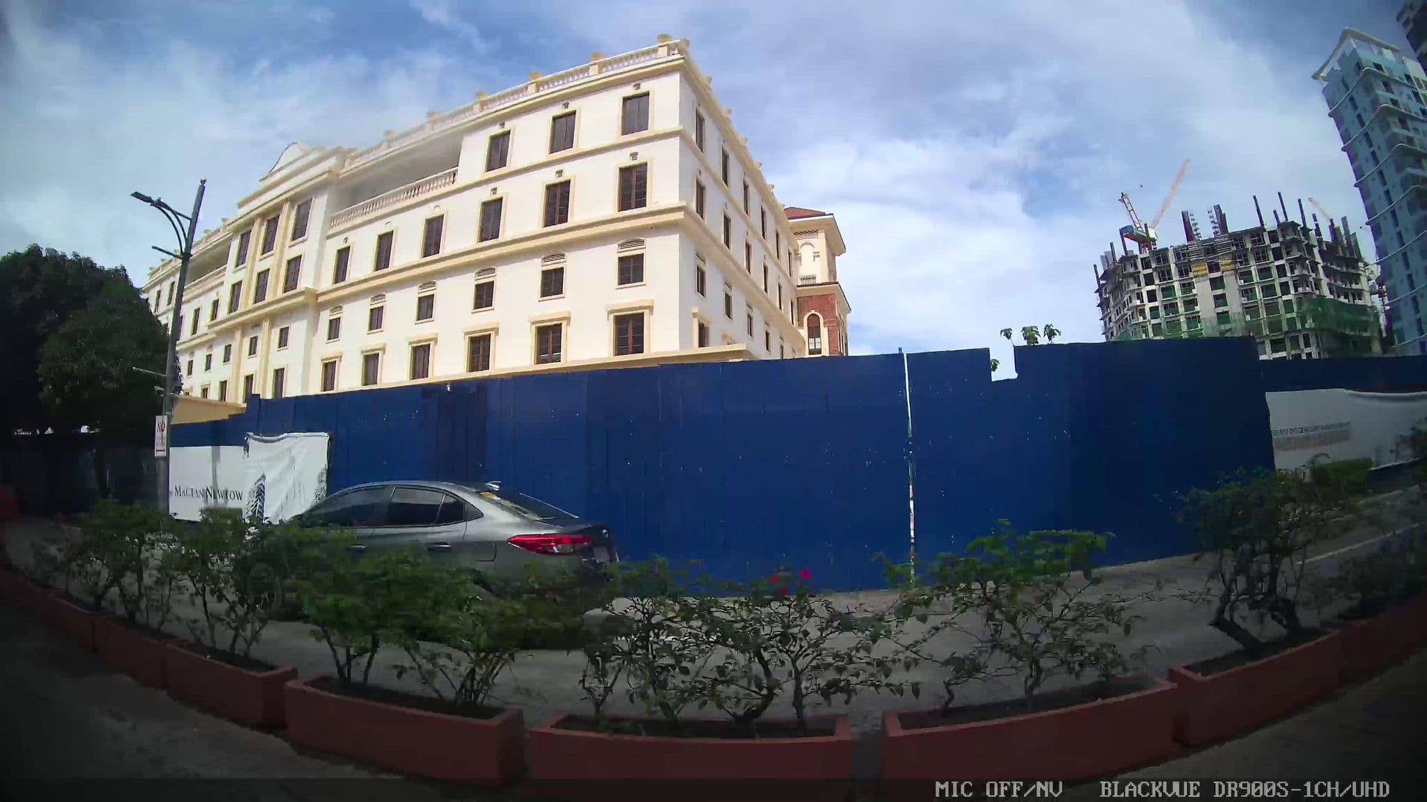 Street view near C-Suite, Lapu-Lapu City — © Kaart---LEFT (CC BY-SA · Mapillary)