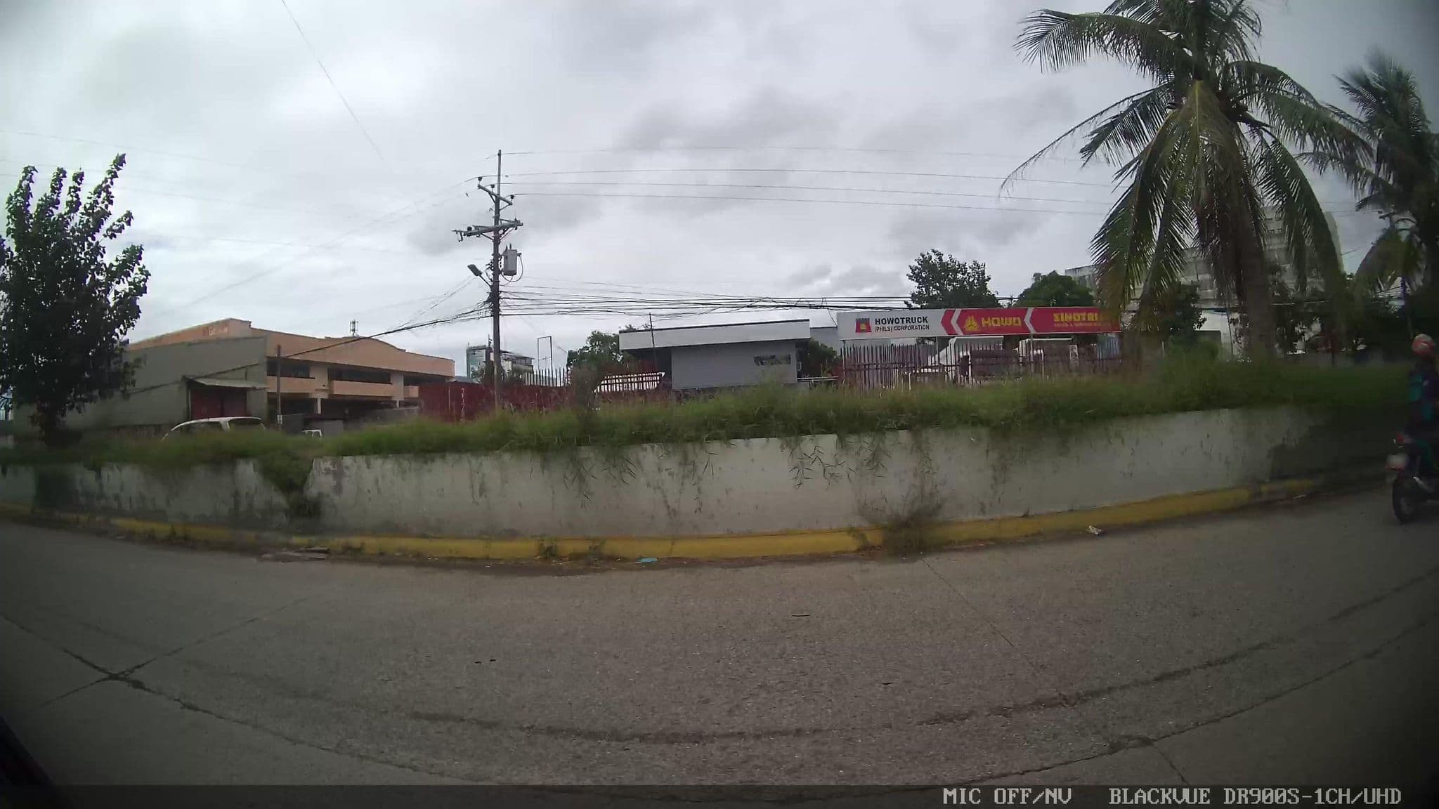 Street view near Mabolo Royal Hotel, Mandaue City — © Kaart---LEFT (CC BY-SA · Mapillary)