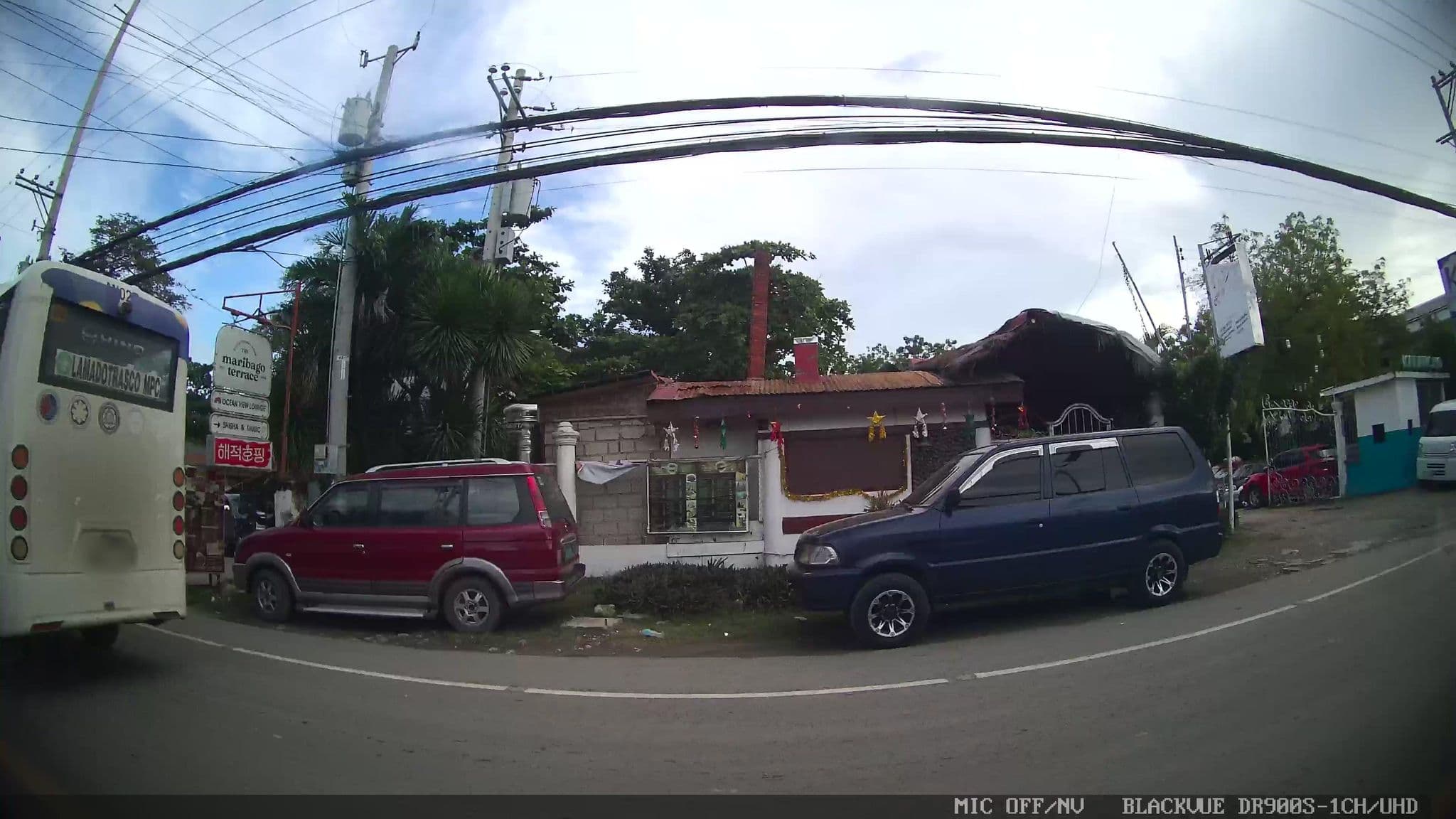 Street view near Ocean Cruise Hotel, Lapu-Lapu City — © Kaart---LEFT (CC BY-SA · Mapillary)