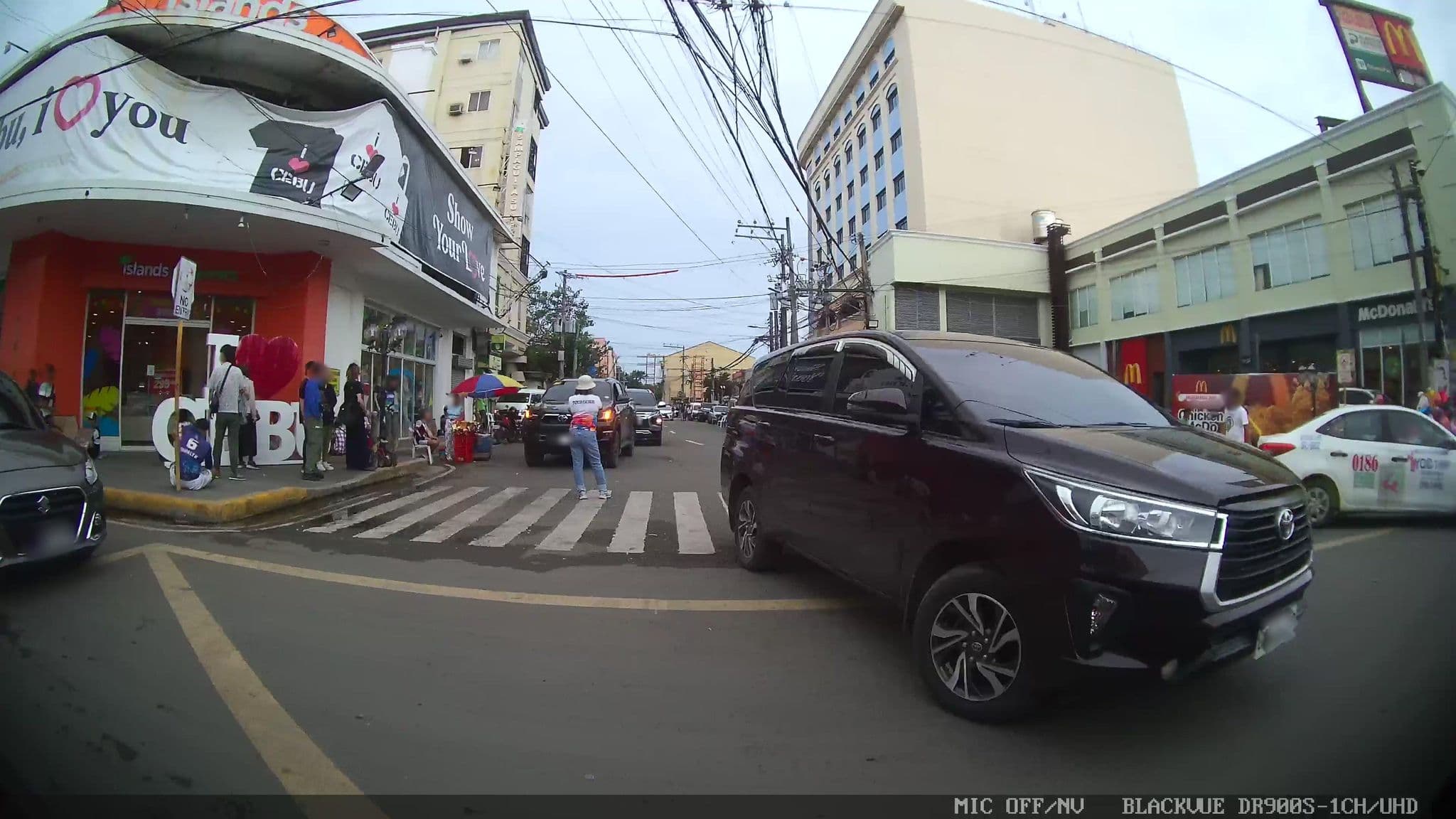 Street view near Sampaguita Suites Plaza Garcia, Adlaon — © Kaart---LEFT (CC BY-SA · Mapillary)