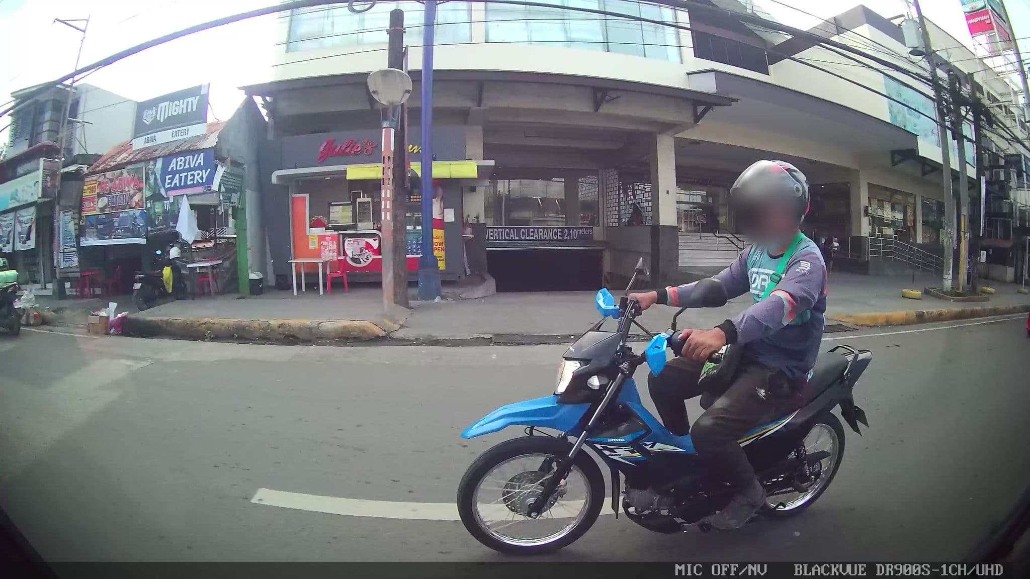 Street view near Sempre Premier Inn, Lapu-Lapu City — © Kaart---RIGHT (CC BY-SA · Mapillary)