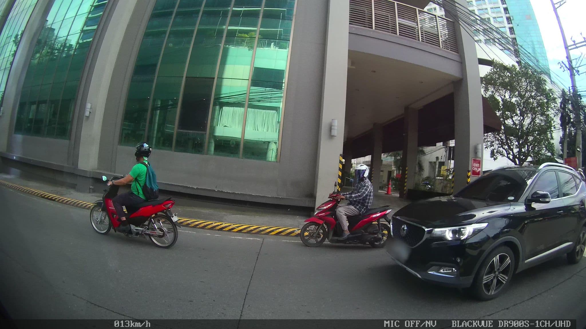 Street view near Parklane Lobby, Cebu City — © Kaart---RIGHT (CC BY-SA · Mapillary)