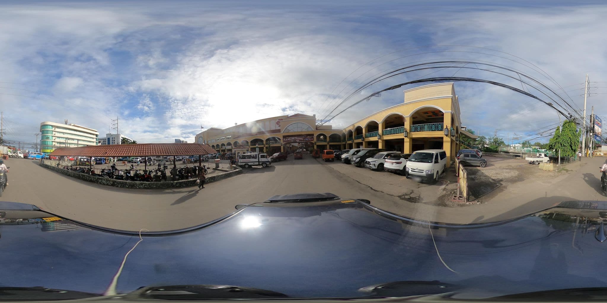 Street view near Montebello, Apas — © Kaart---360 (CC BY-SA · Mapillary)