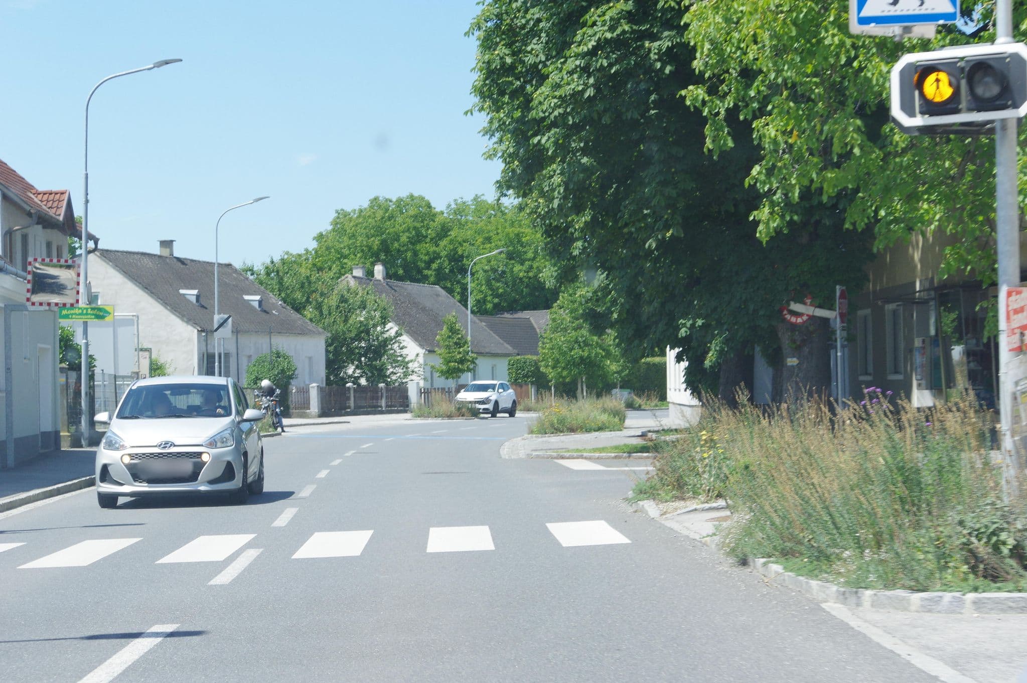 Street view near Gasthof zum goldenen Schiff, Loosdorf — © laci (CC BY-SA · Mapillary)