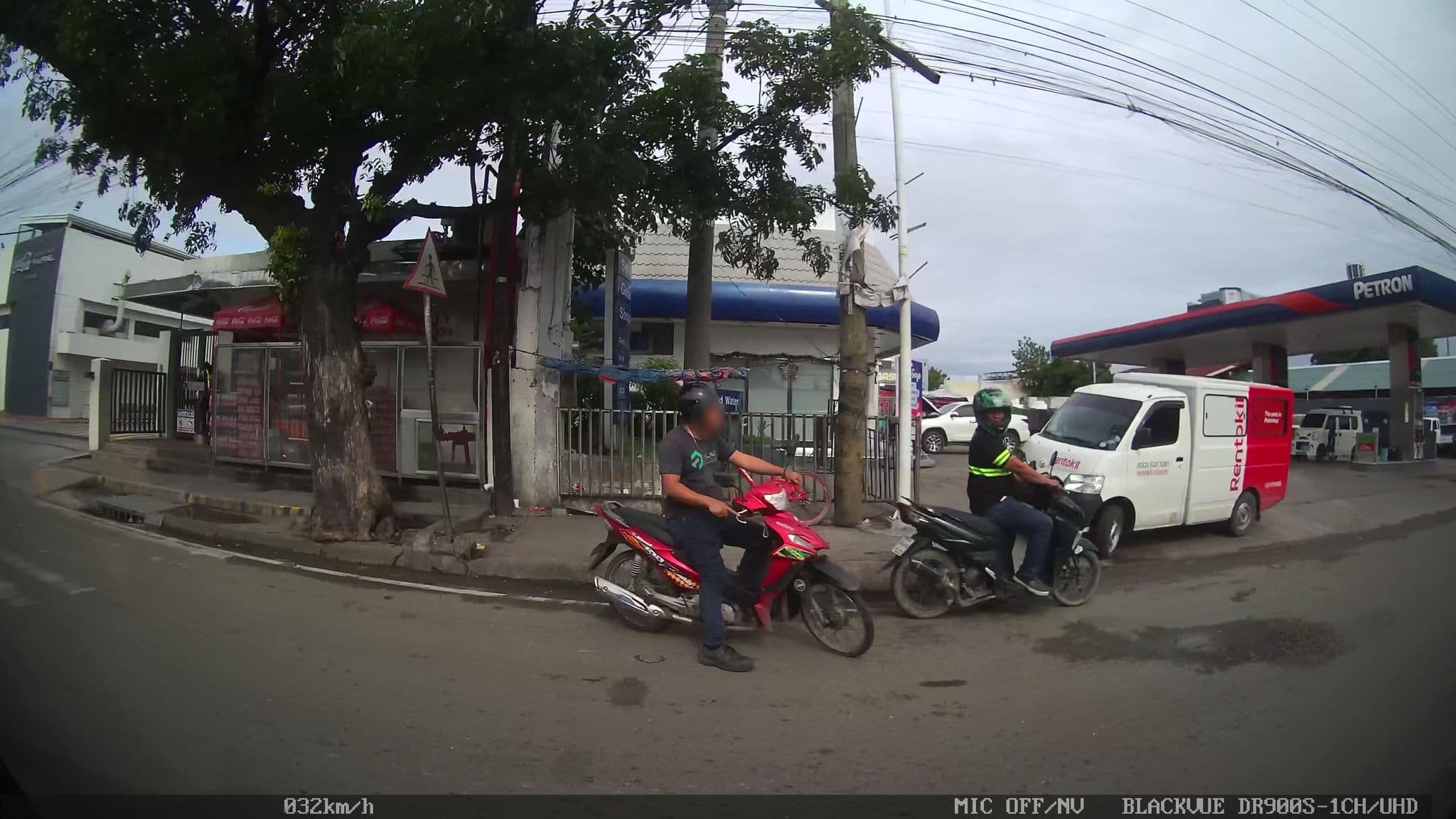 Street view near Mindy Hotel, Mandaue City — © Kaart---RIGHT (CC BY-SA · Mapillary)