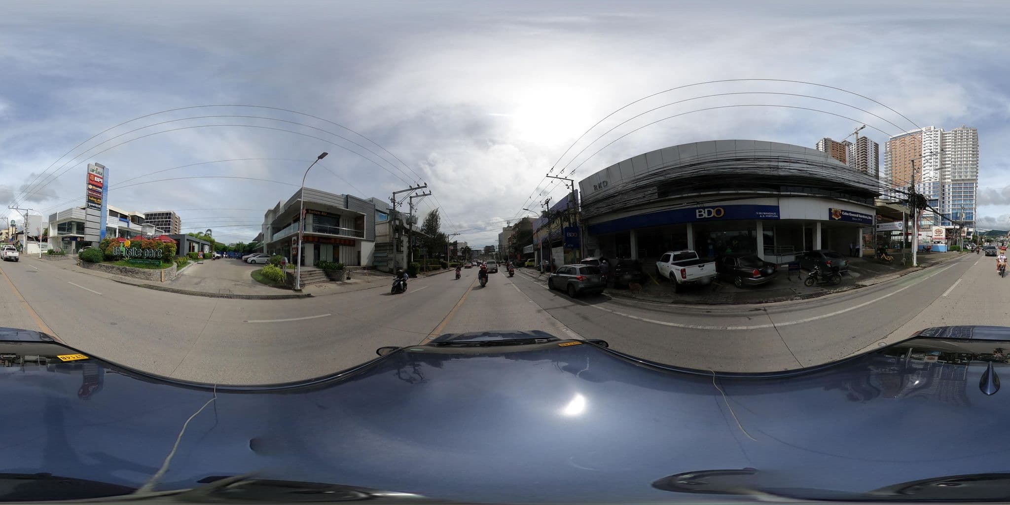 Street view near Sarrosa International Hotel And Residential Suites - Tanzanite Hall, Apas — © Kaart---360 (CC BY-SA · Mapillary)