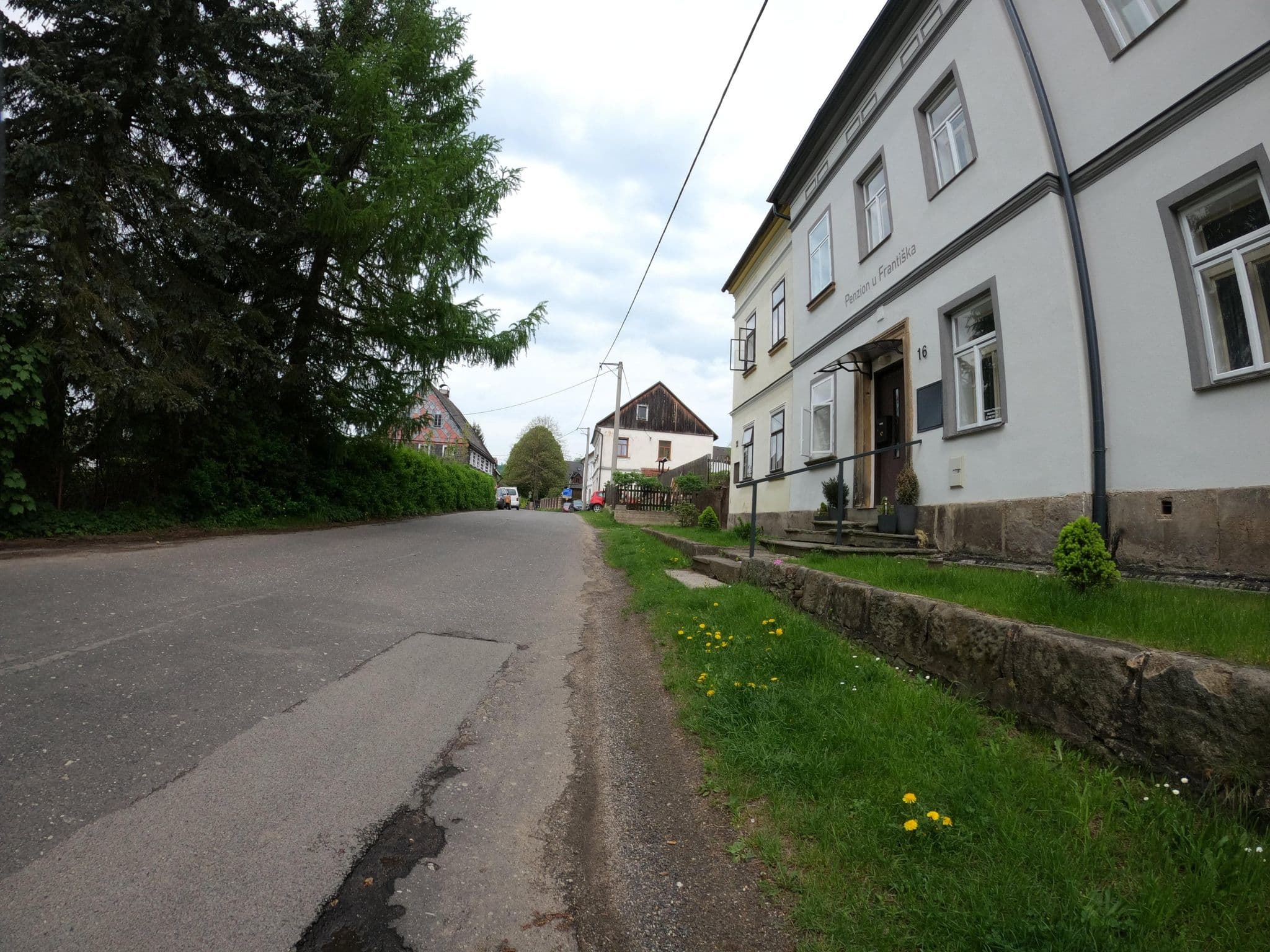 Street view near Ubytování Mařenice, Cvikov — © masterofnoroad (CC BY-SA · Mapillary)
