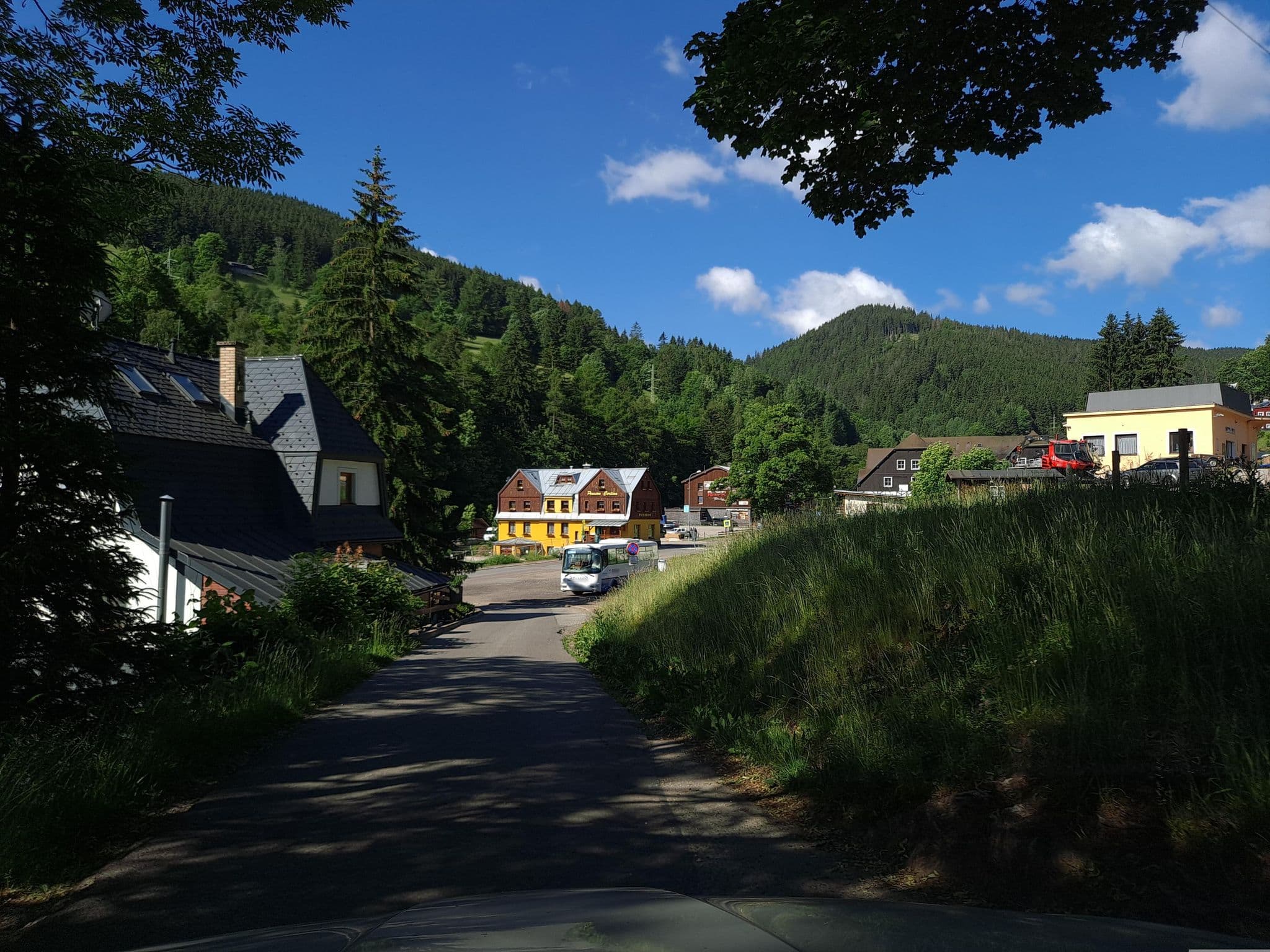 Street view near Restaurace Penzion Domeček, Svoboda nad Úpou — © gob (CC BY-SA · Mapillary)