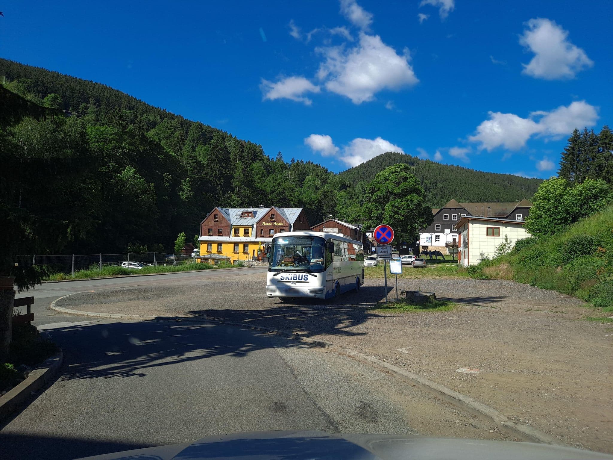 Street view near Restaurace Penzion Krakonoš, Svoboda nad Úpou — © gob (CC BY-SA · Mapillary)