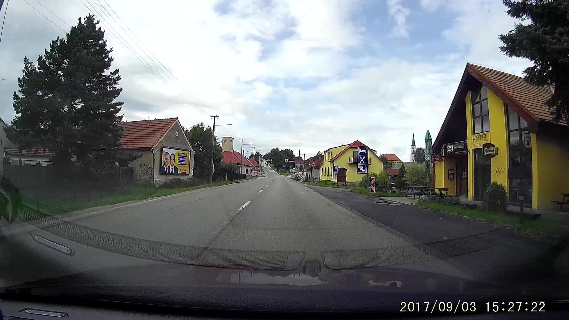 Street view near Restaurace penzion Rafael, Kněžice — © dasza (CC BY-SA · Mapillary)