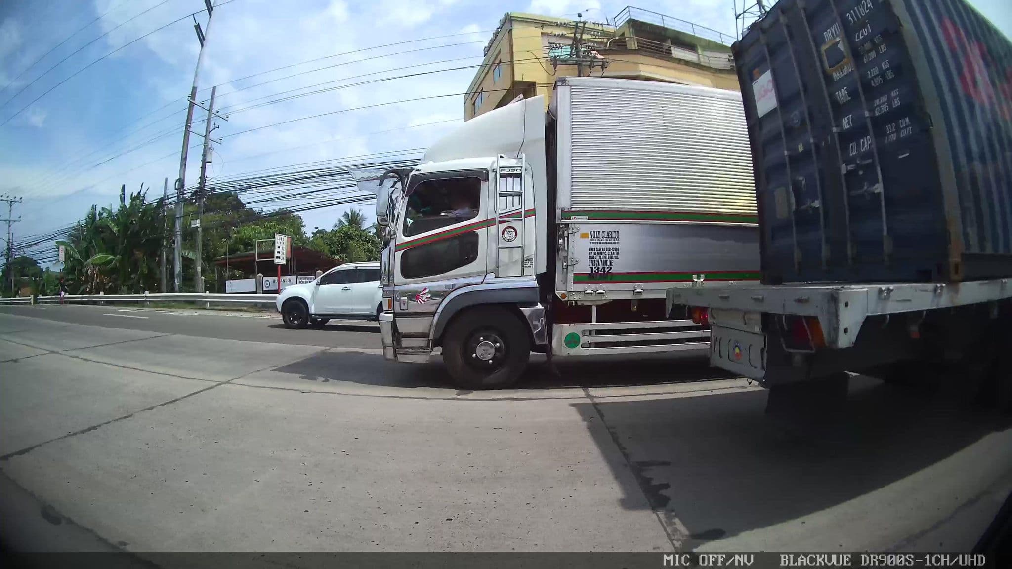 Street view near Hannie's Inn, Ulas, Davao City, Davao — © Kaart---LEFT (CC BY-SA · Mapillary)
