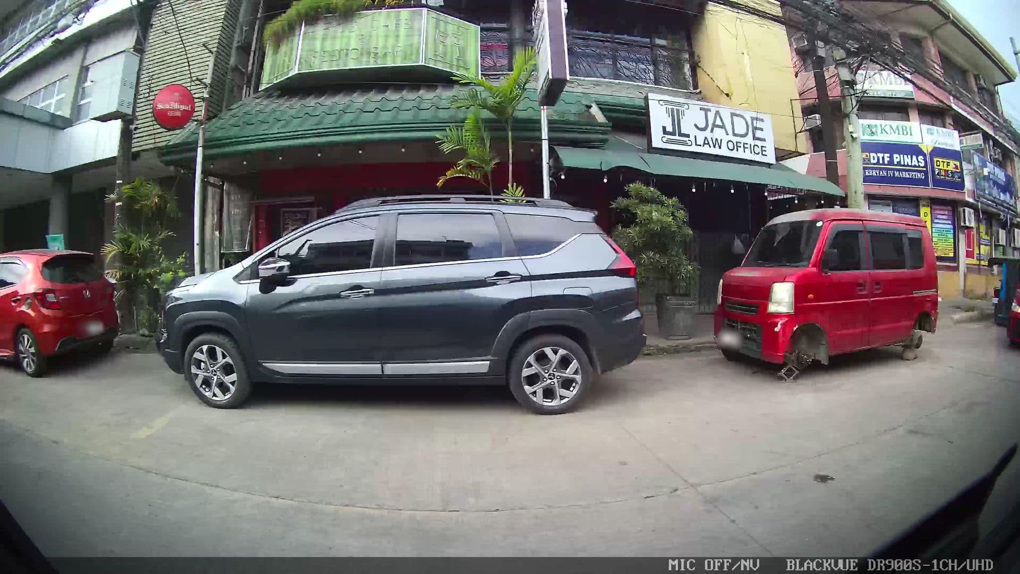 Street view near Bonifacio Inn, Davao — © Kaart---RIGHT (CC BY-SA · Mapillary)