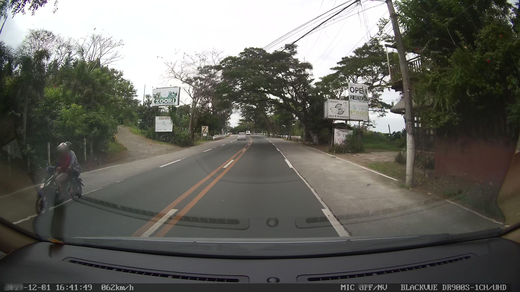 Street view near Yellow coco, Luksuhin — © GOwin (CC BY-SA · Mapillary)