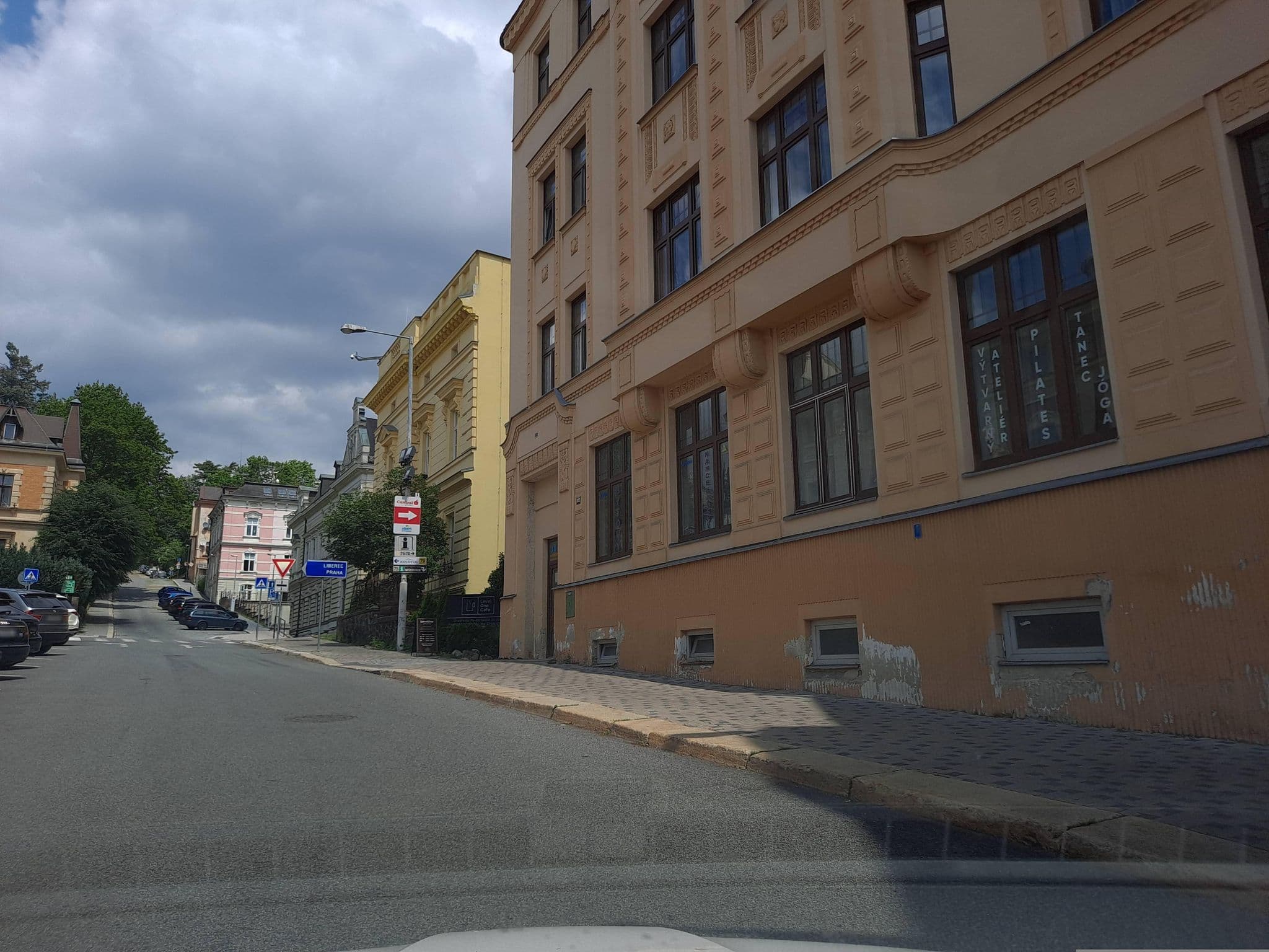 Street view near Nordik, Jablonec nad Nisou — © gob (CC BY-SA · Mapillary)