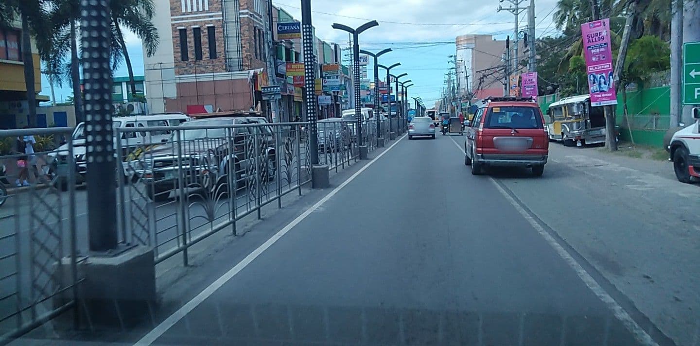 Street view near chocolate and berries hotel, Gapan — © mdgabriel (CC BY-SA · Mapillary)