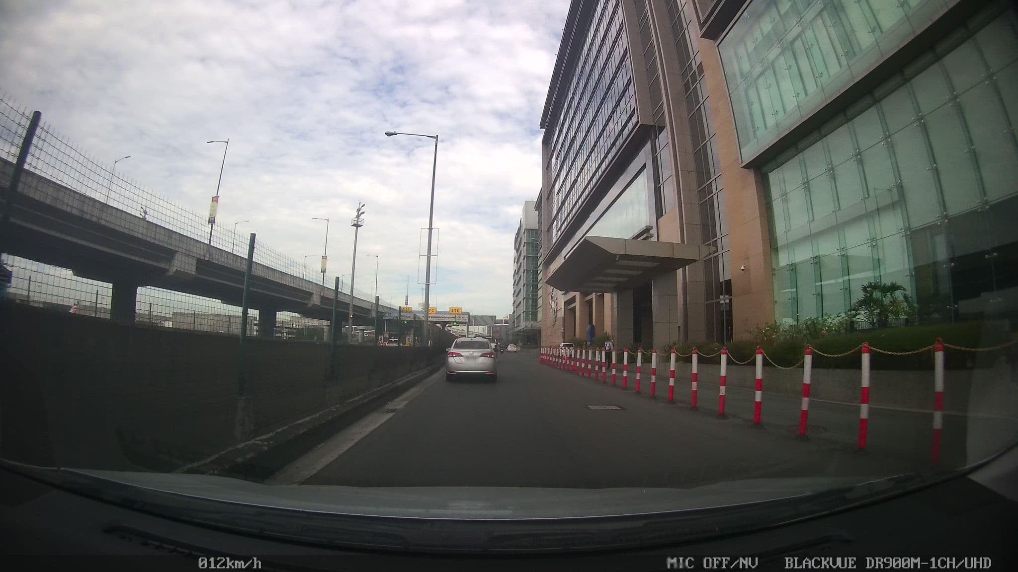 Street view near Sheraton Poolside, Pasay — © kaart_4 (CC BY-SA · Mapillary)