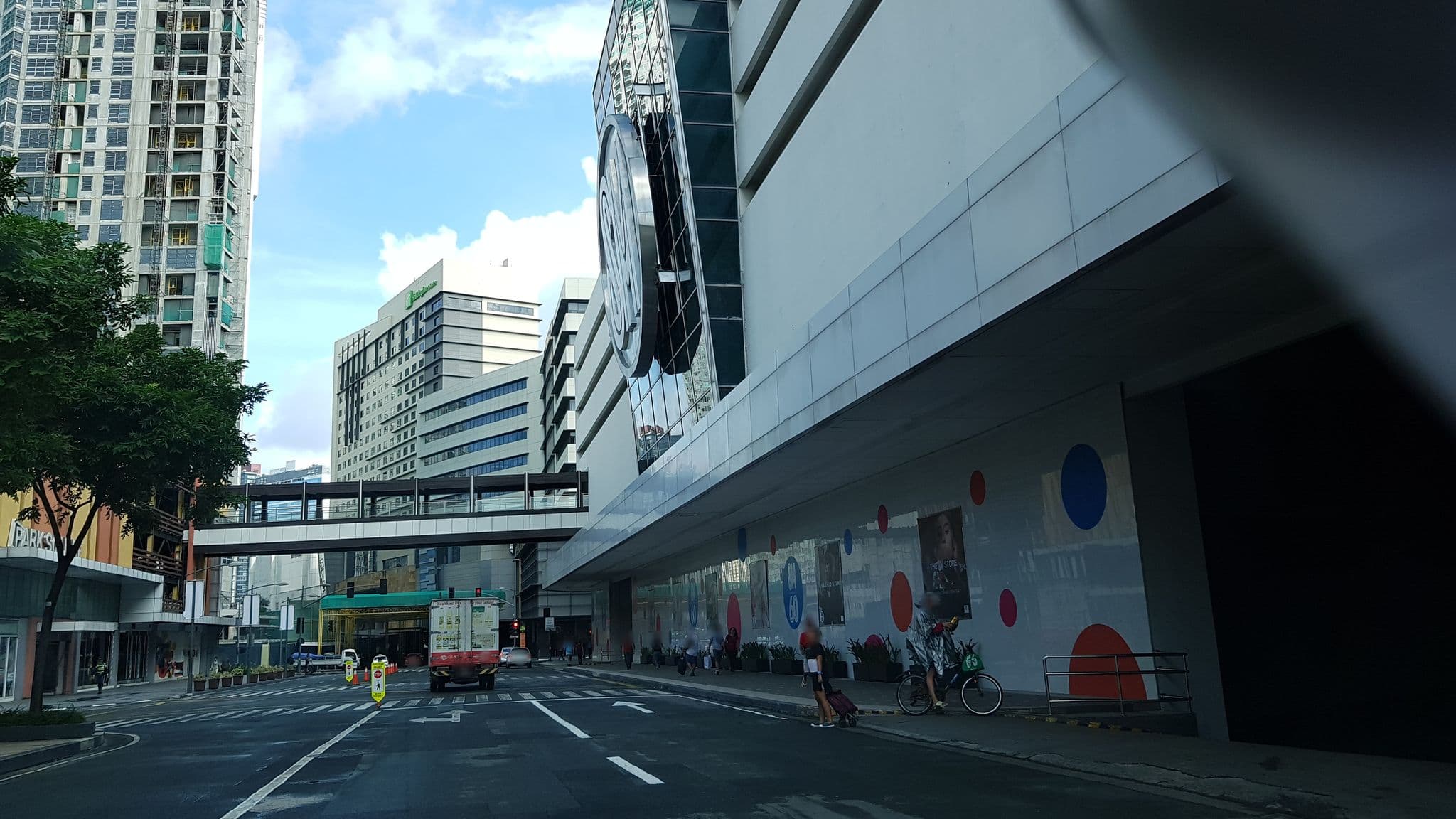 Street view near Room 1001, Makati City — © mhayd (CC BY-SA · Mapillary)