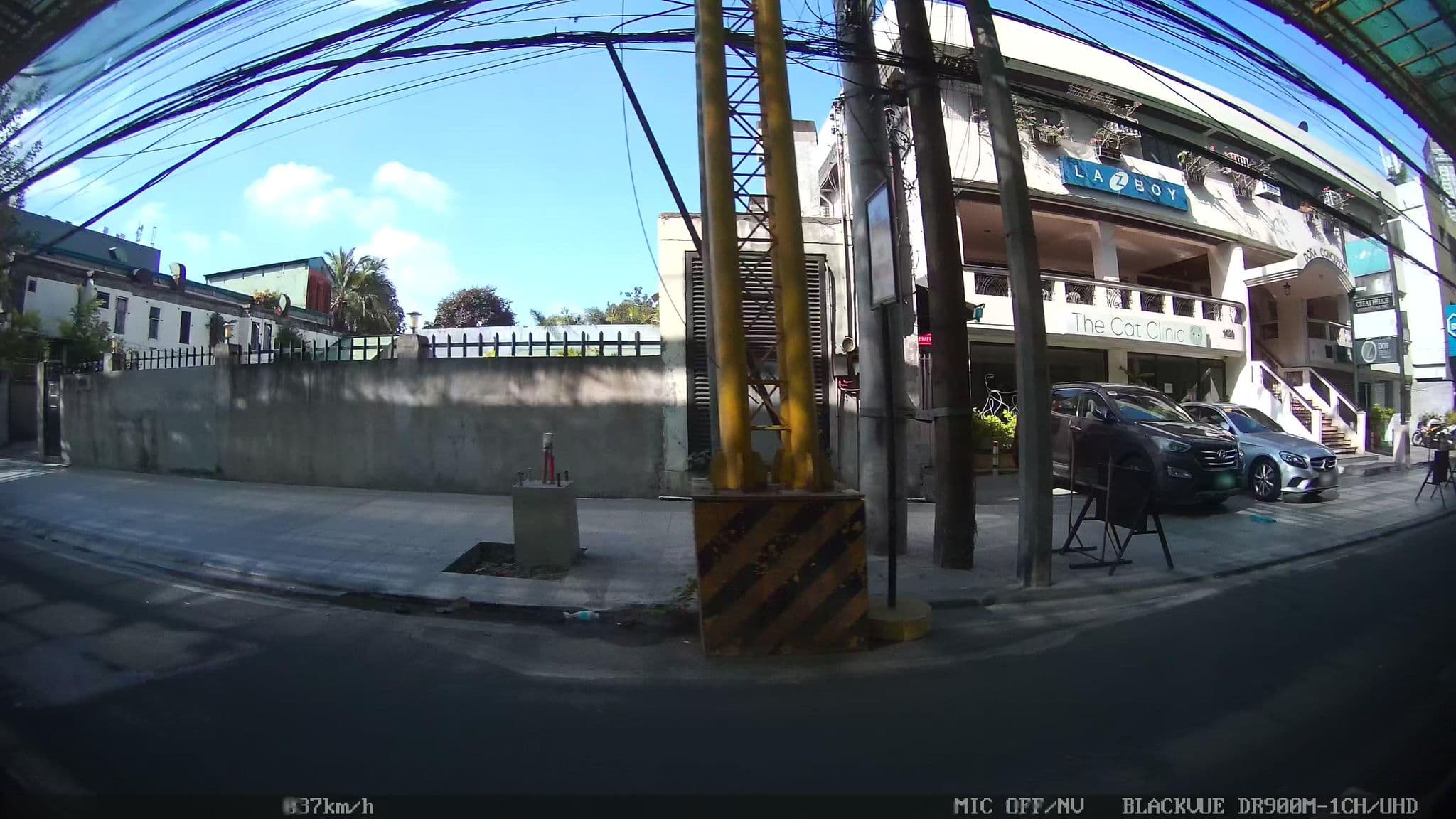 Street view near Room 1433, Makati City — © kaart_4 (CC BY-SA · Mapillary)