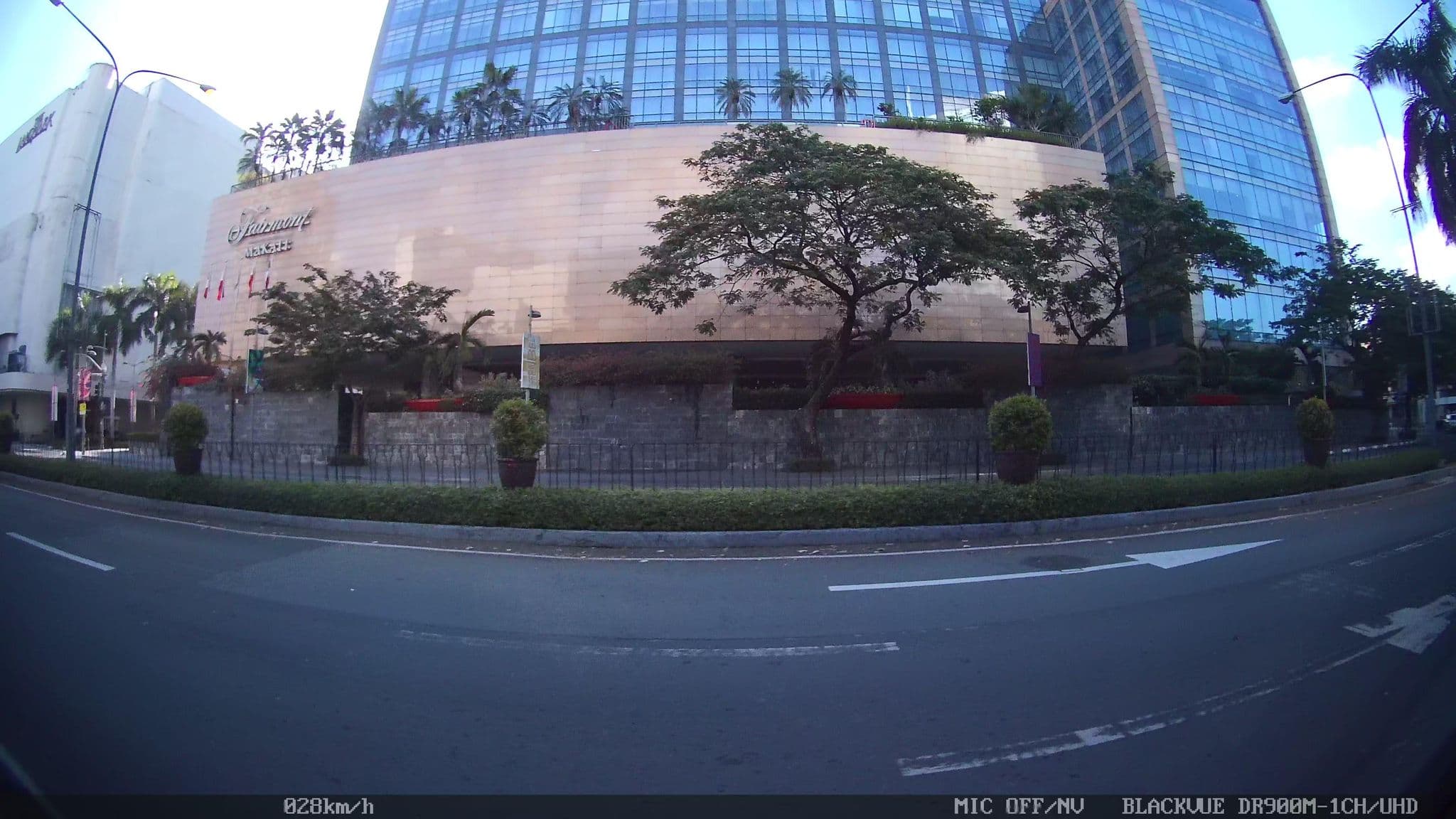 Street view near Presidential Suite, Raffles Hotel, Bel Air — © kaart_4 (CC BY-SA · Mapillary)