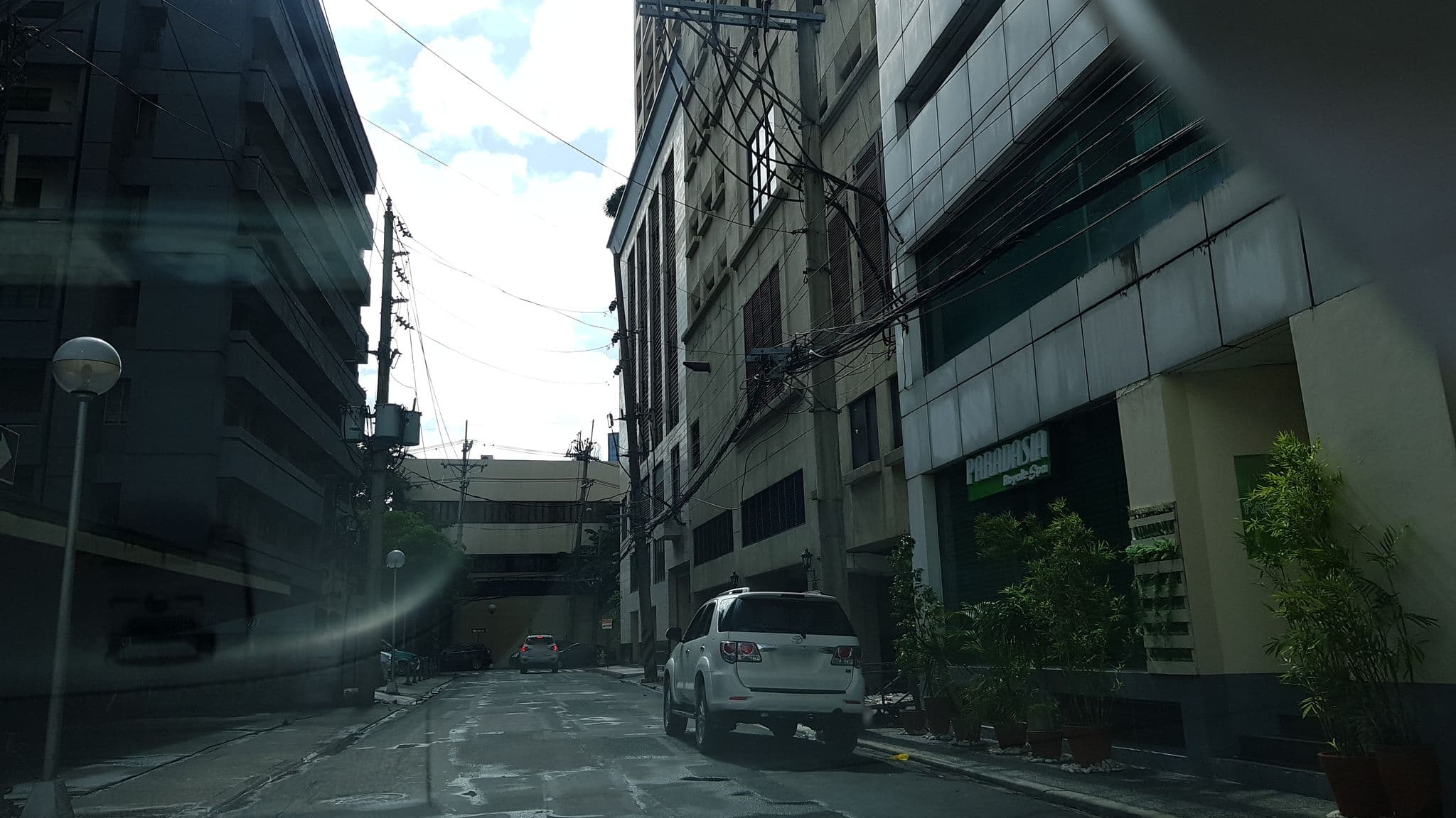 Street view near Somerset Millenium, Bel Air — © mhayd (CC BY-SA · Mapillary)