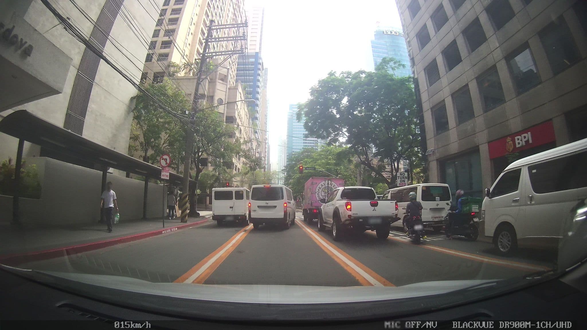 Street view near The Sphere Serviced Residences, Bel Air — © kaart_4 (CC BY-SA · Mapillary)