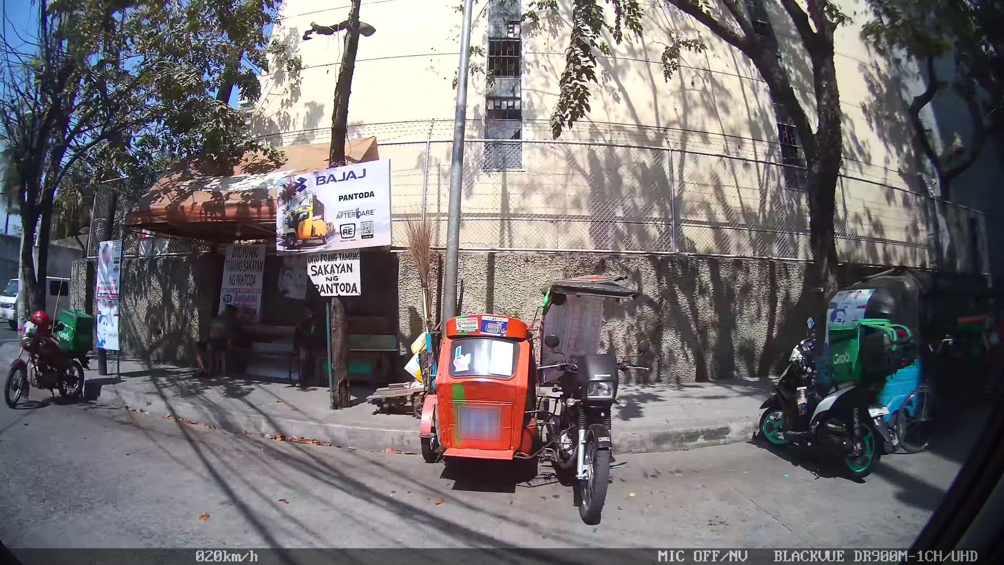 Street view near Crown Galleria, Manila — © kaart_4 (CC BY-SA · Mapillary)