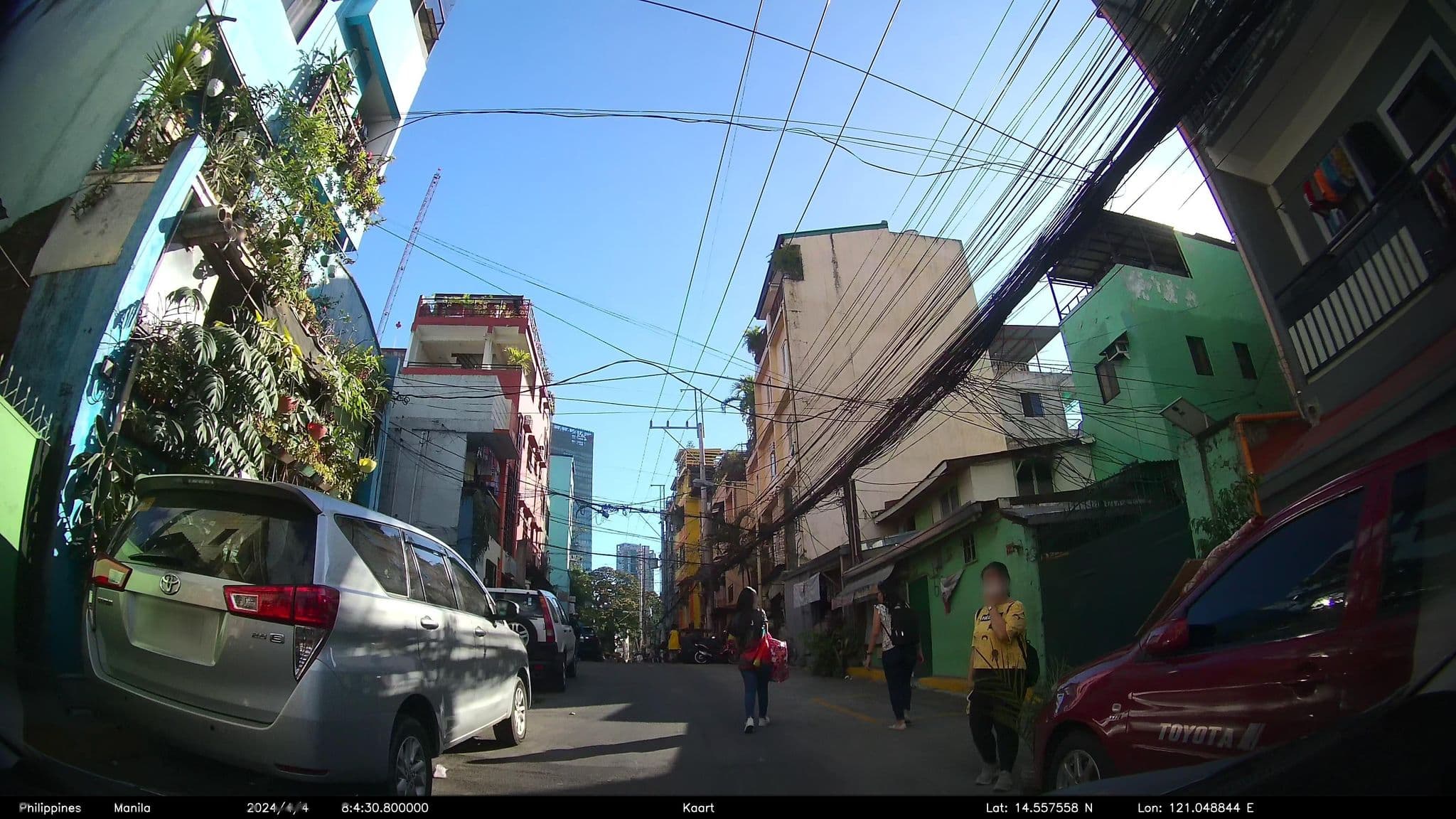 Street view near The Leela Kempinski, Makati City — © kaart_4 (CC BY-SA · Mapillary)