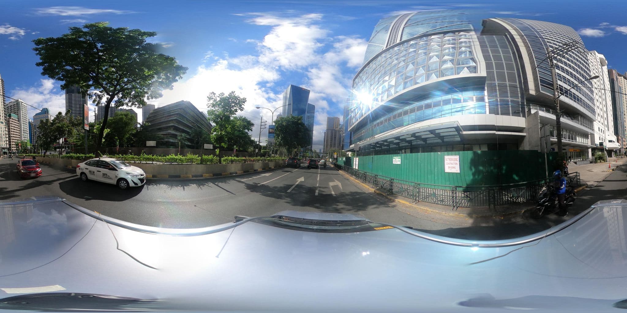 Street view near Mercure Hotel, Pasig City — © kaart5 (CC BY-SA · Mapillary)