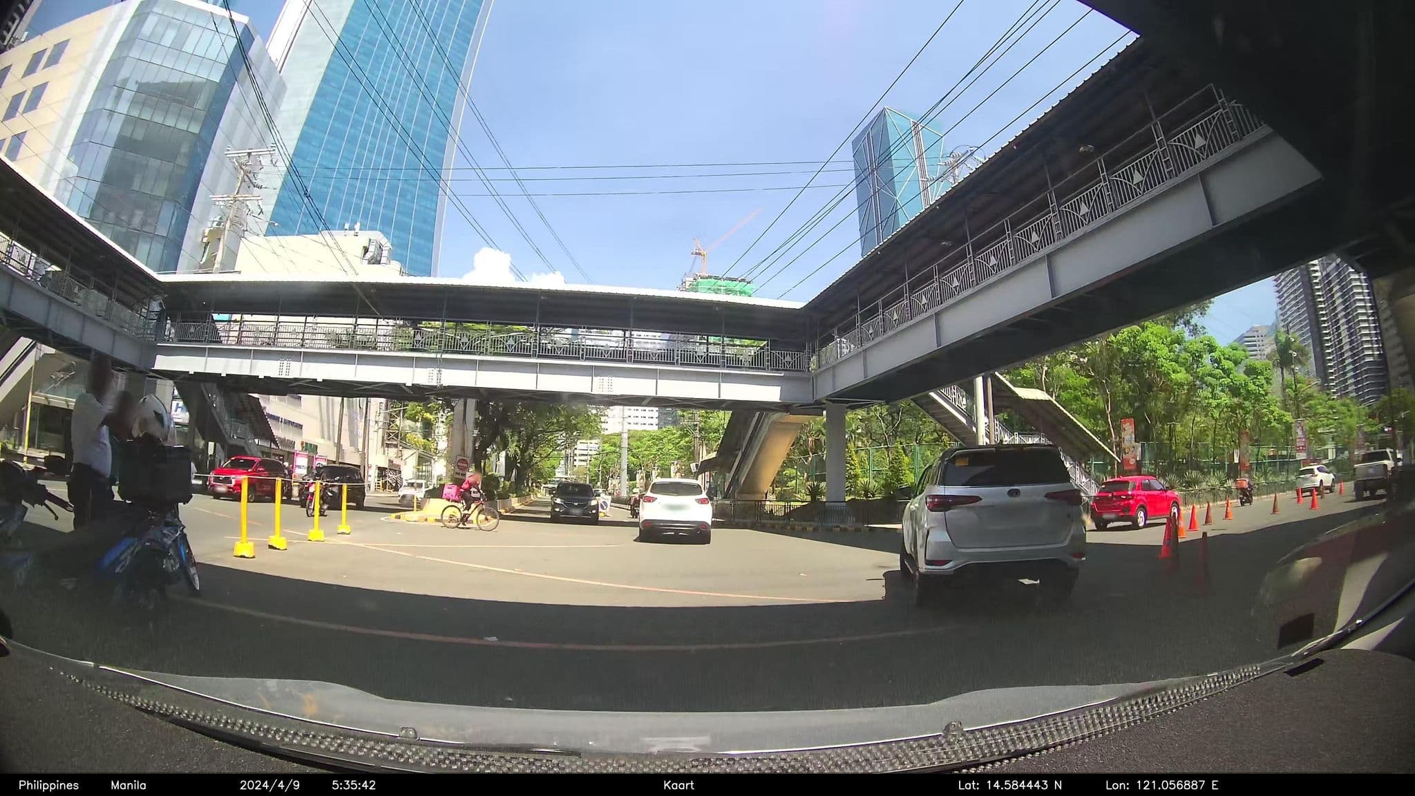 Street view near Noni's Resort, Pasig City — © kaart_4 (CC BY-SA · Mapillary)