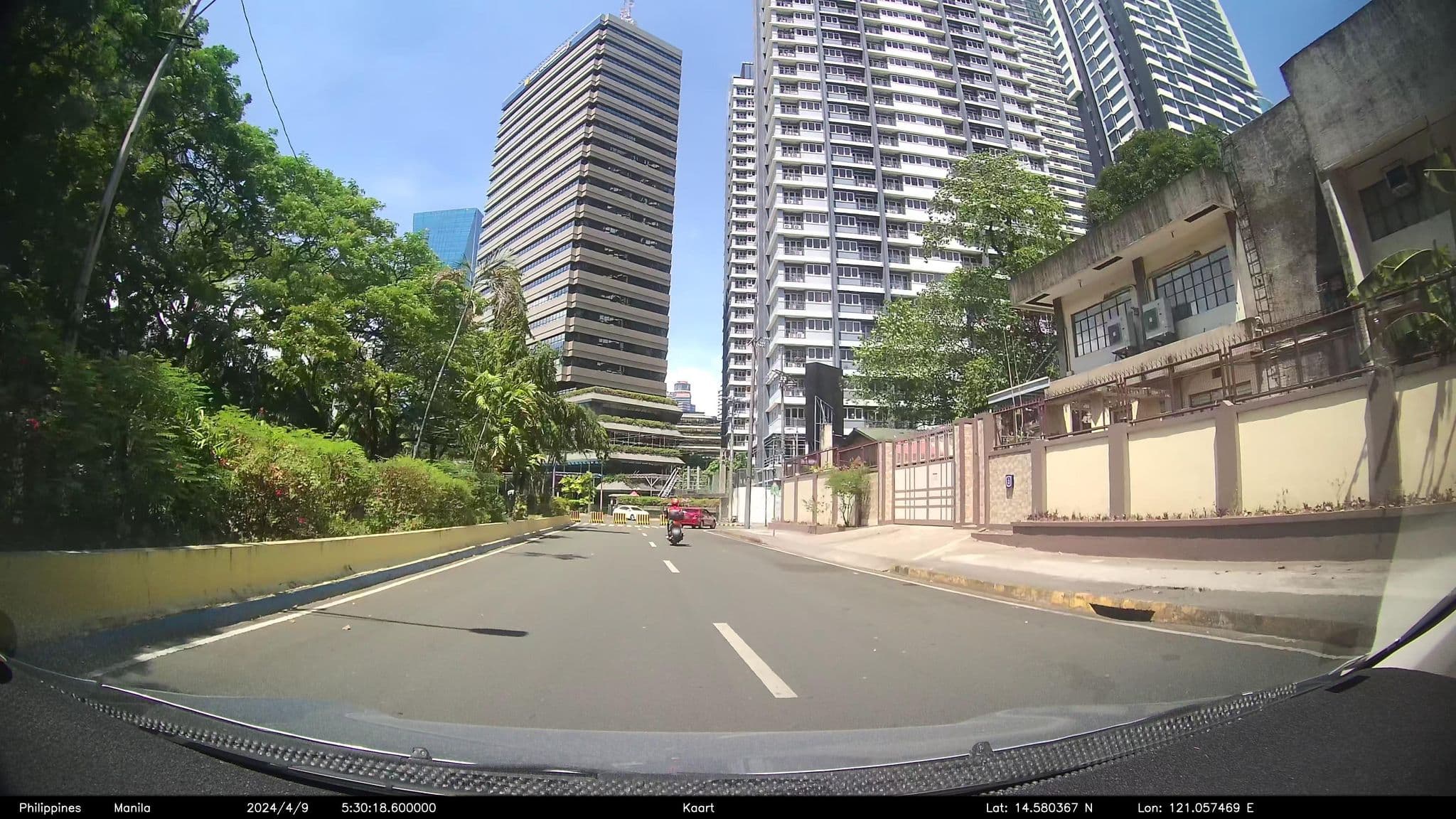 Street view near Shangri-La room 1202, Pasig City — © kaart_4 (CC BY-SA · Mapillary)