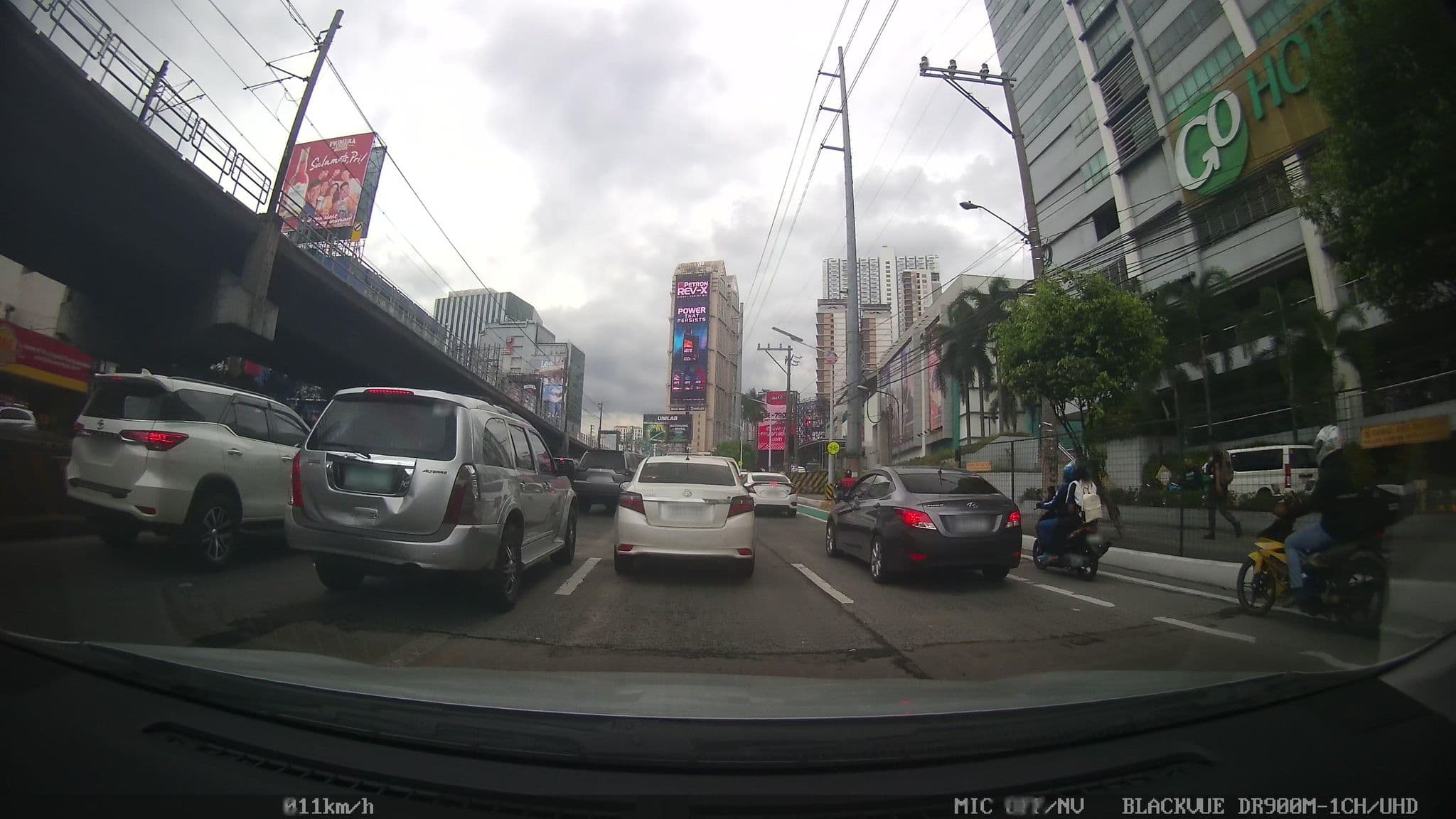 Street view near Go Hotels Mandaluyong, Mandaluyong — © kaart_4 (CC BY-SA · Mapillary)