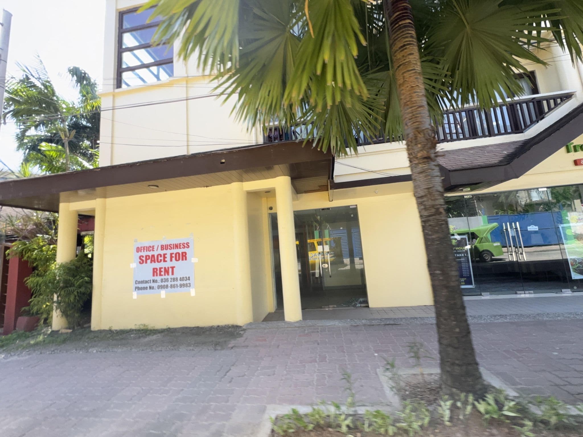 Street view near Best Western Boracay Tropics Resort, Yapak — © filipb (CC BY-SA · Mapillary)