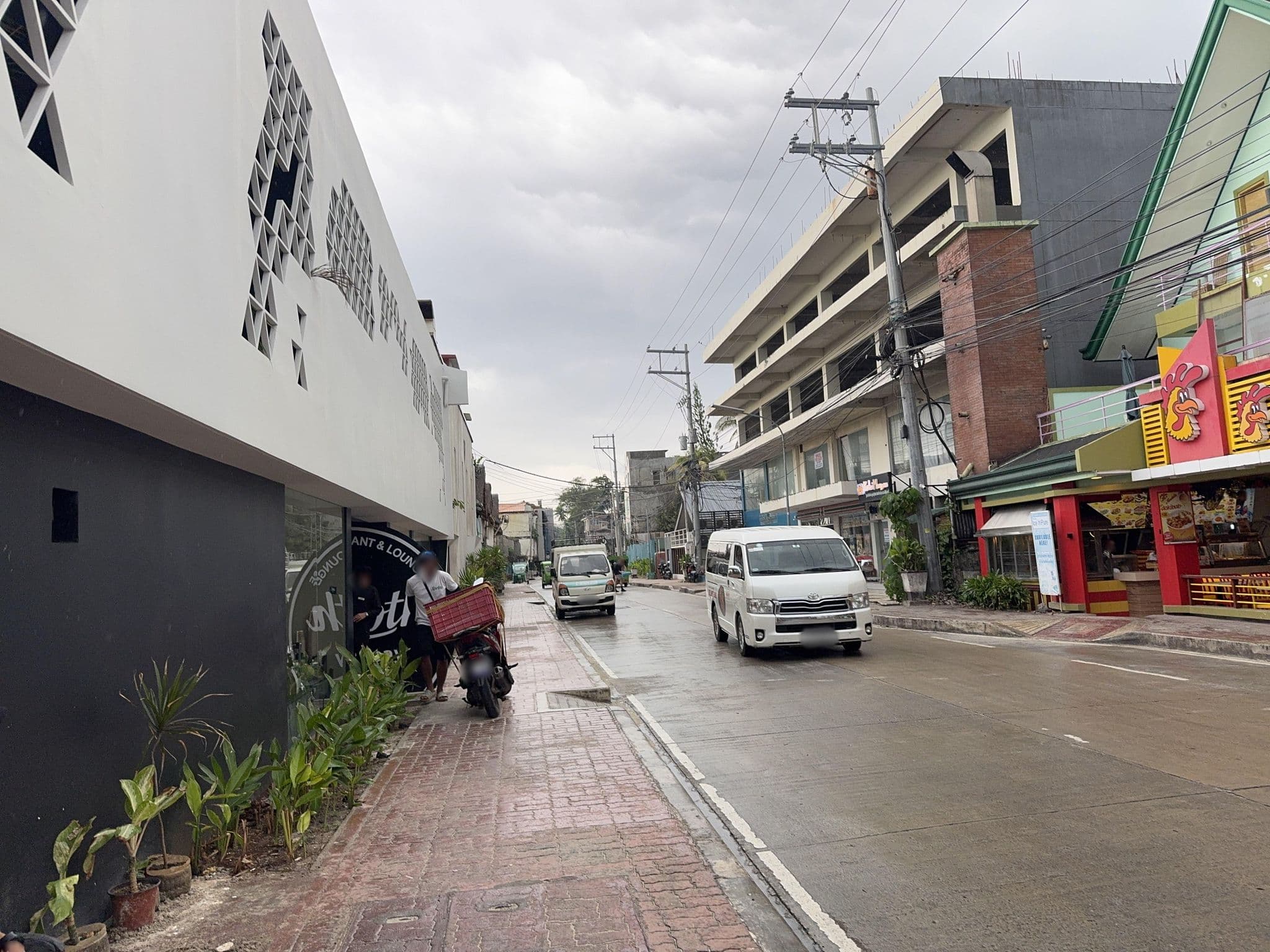 Street view near Lugar Bonito Hotel Boracay, Balabag — © filipb (CC BY-SA · Mapillary)