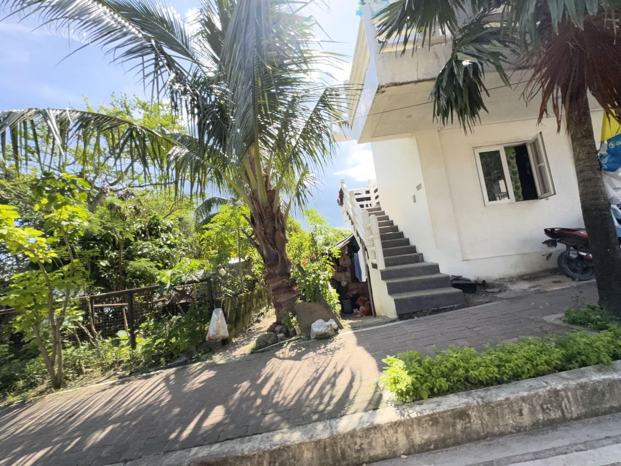 Street view near Villa Criselda Resort, Manoc-Manoc — © filipb (CC BY-SA · Mapillary)